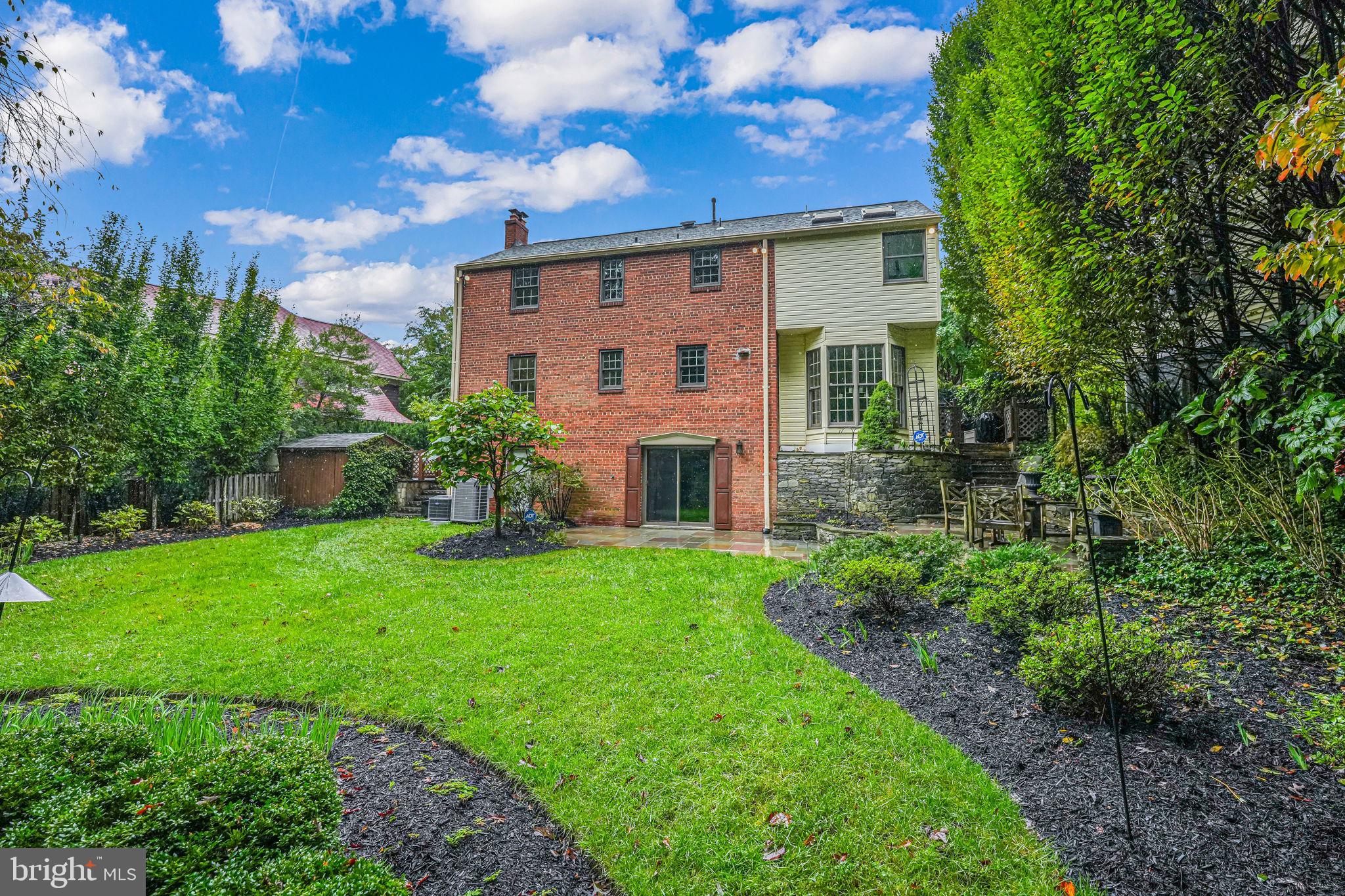 BROYHILL FOREST - Residential