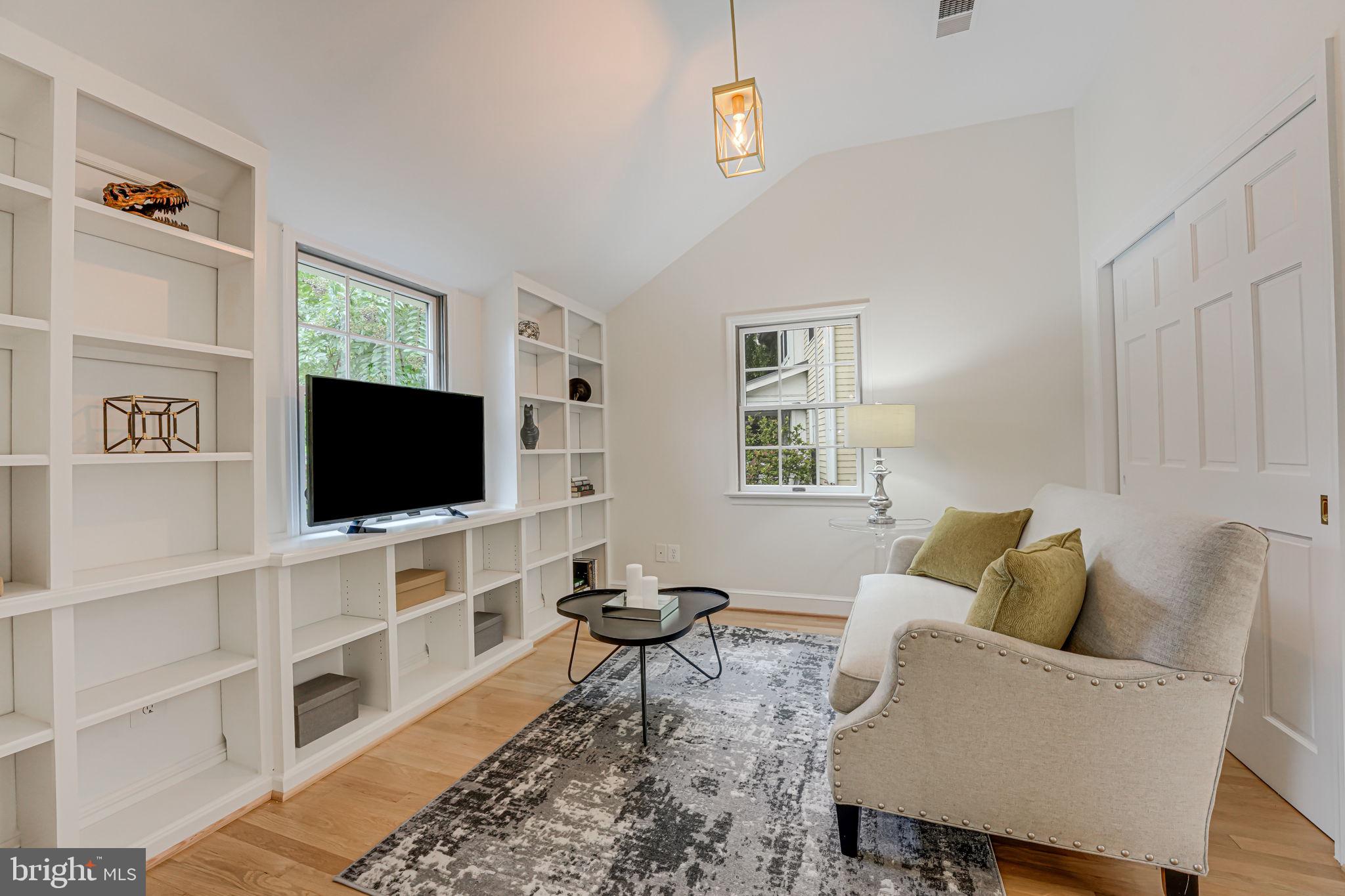 BROYHILL FOREST - Residential