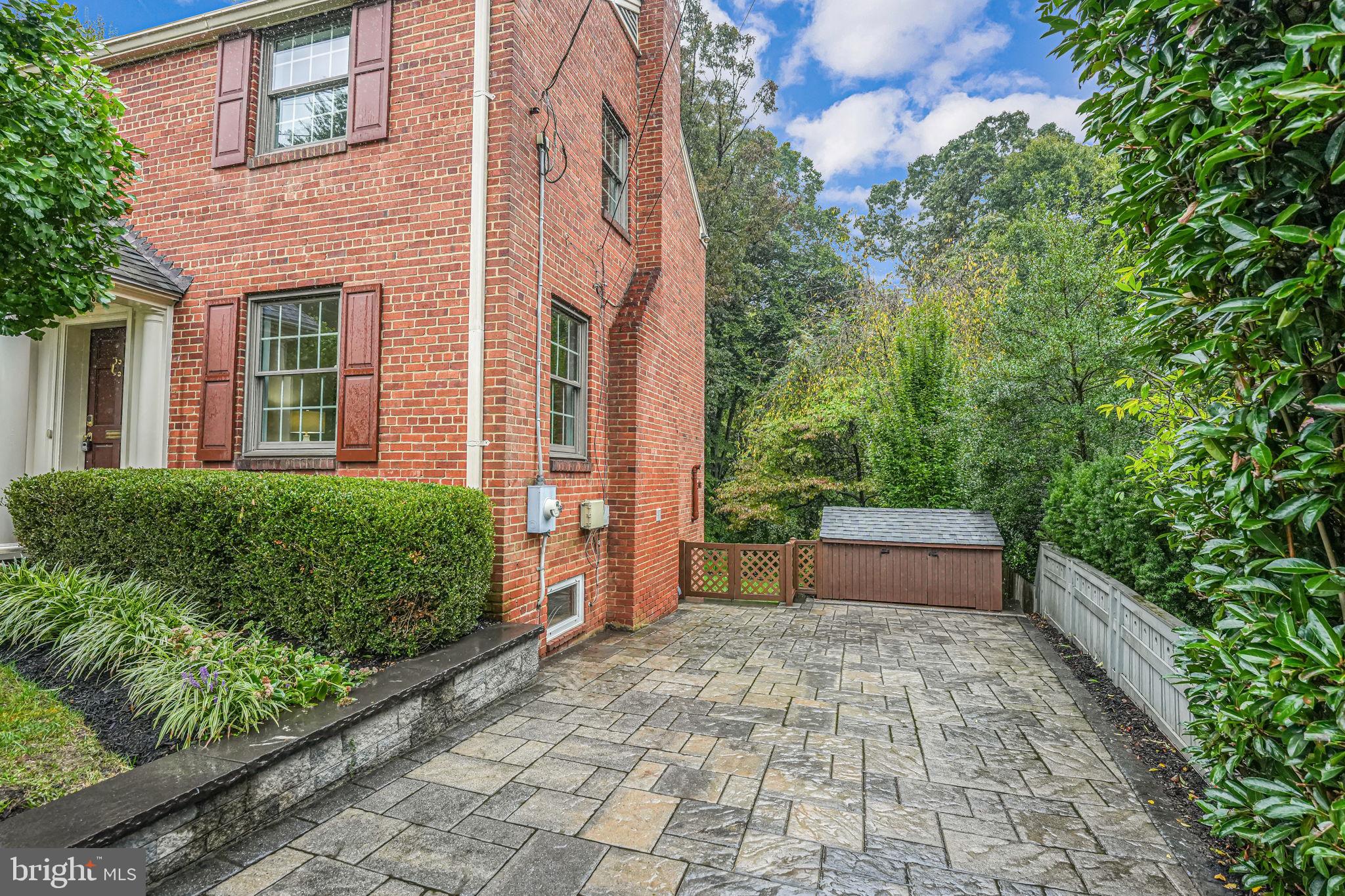 BROYHILL FOREST - Residential