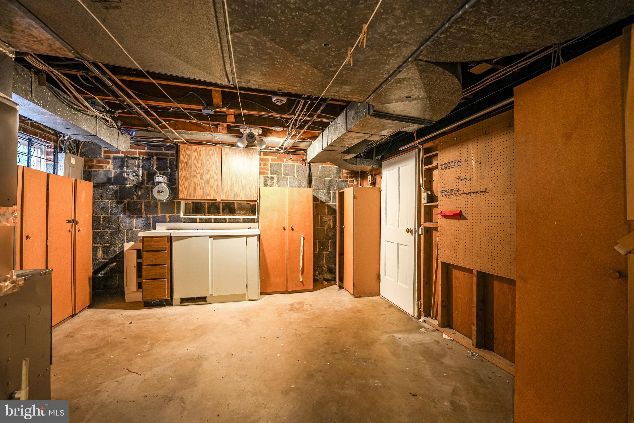 BROYHILL FOREST - Residential