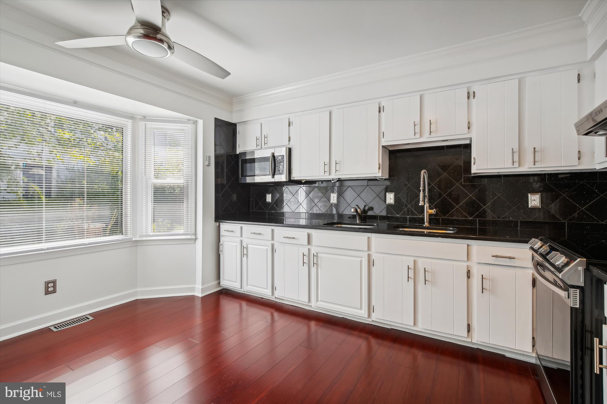 TOWNES OF GREENBRIAR - Residential