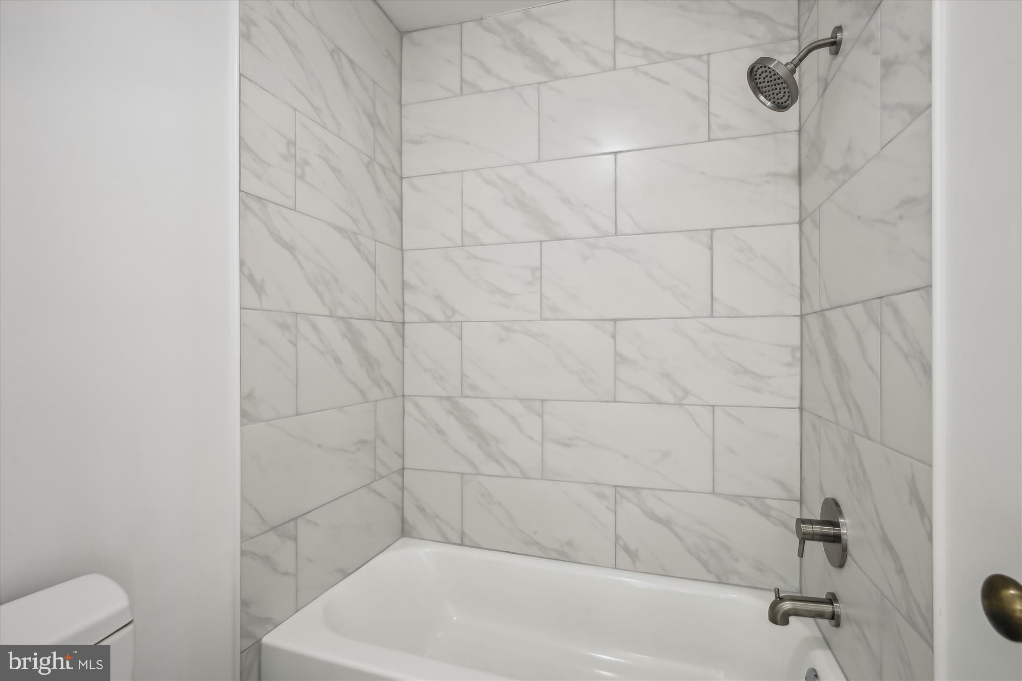 TOWNES OF GREENBRIAR - Residential