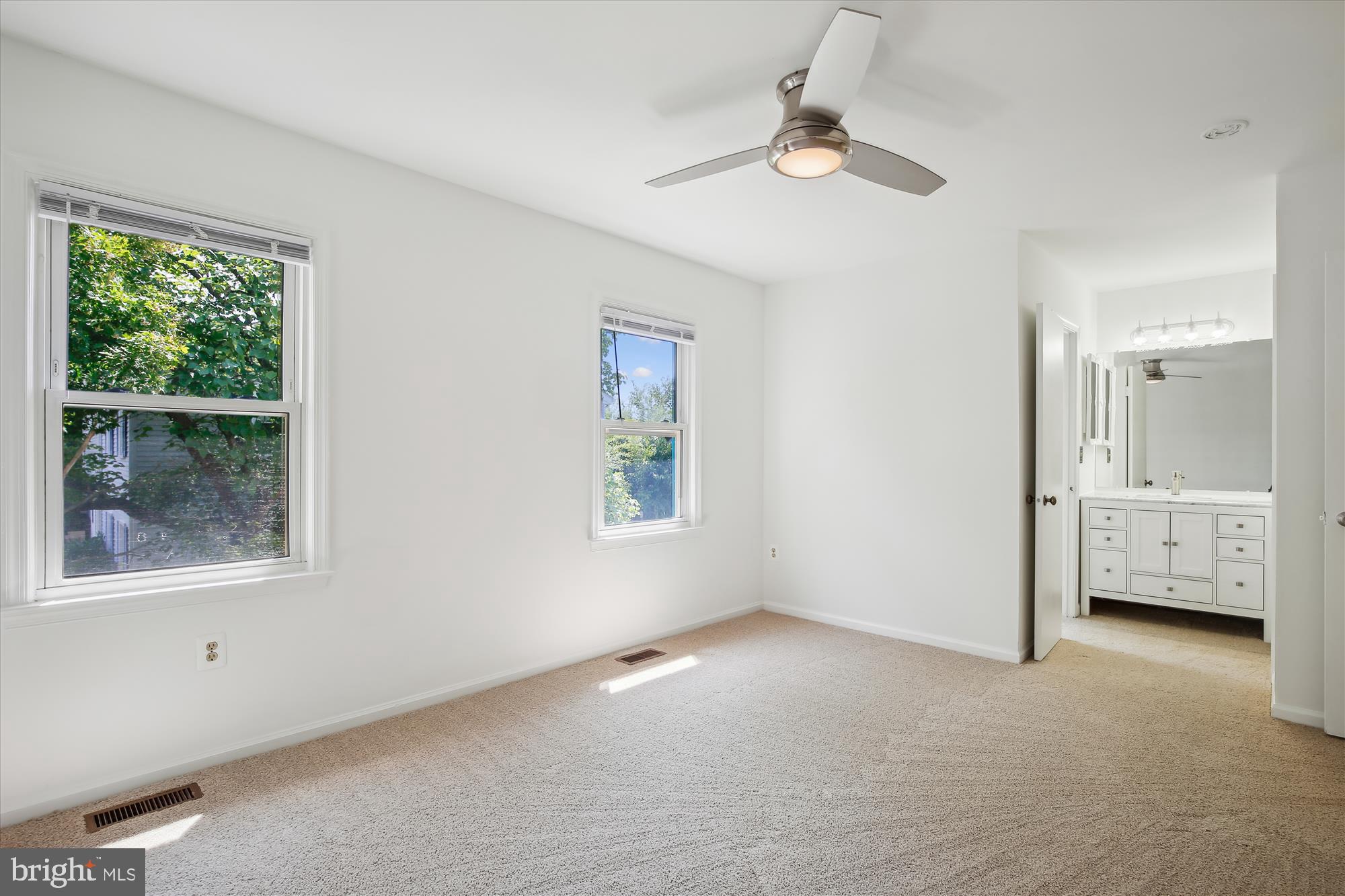 TOWNES OF GREENBRIAR - Residential