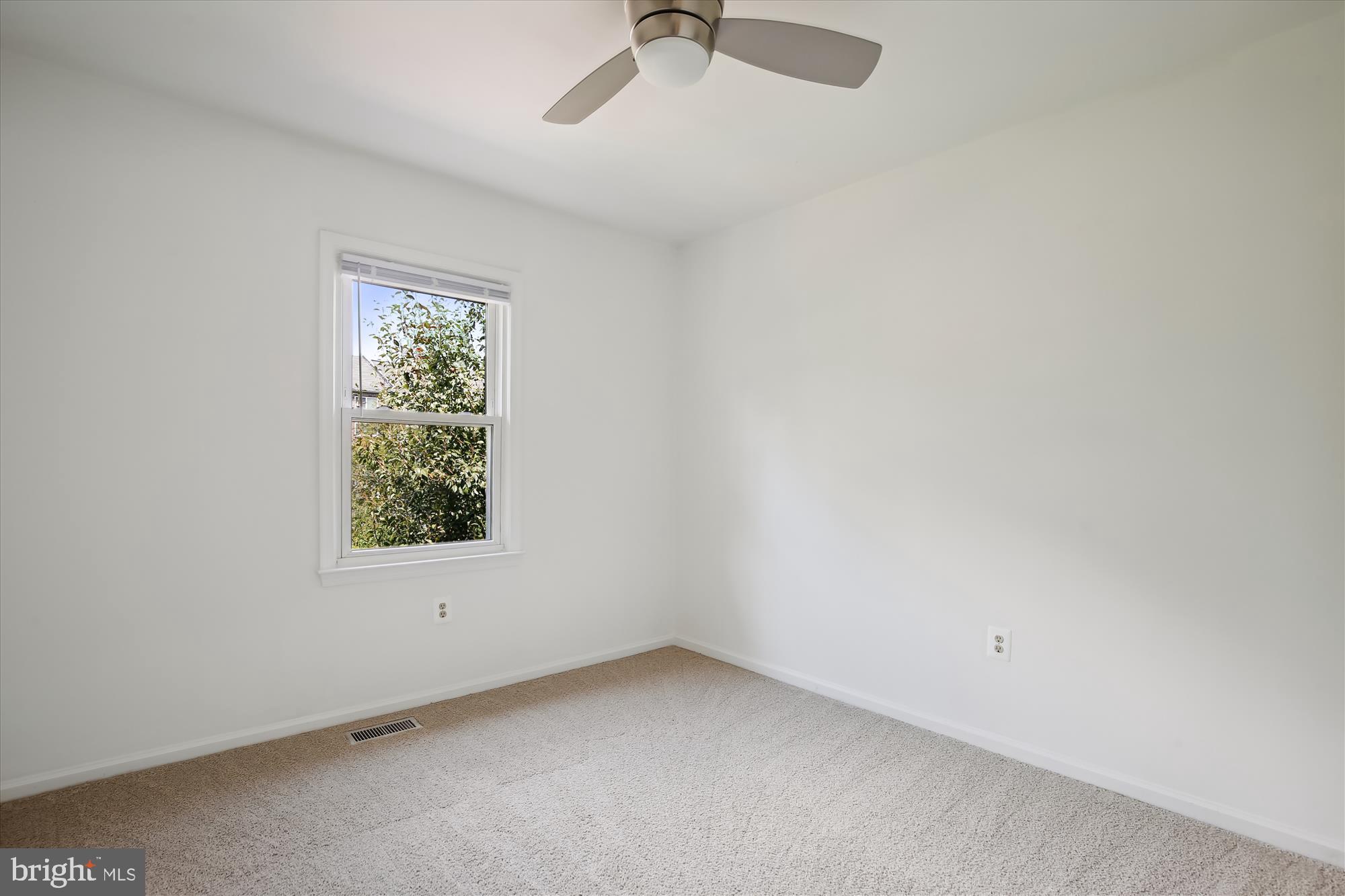 TOWNES OF GREENBRIAR - Residential