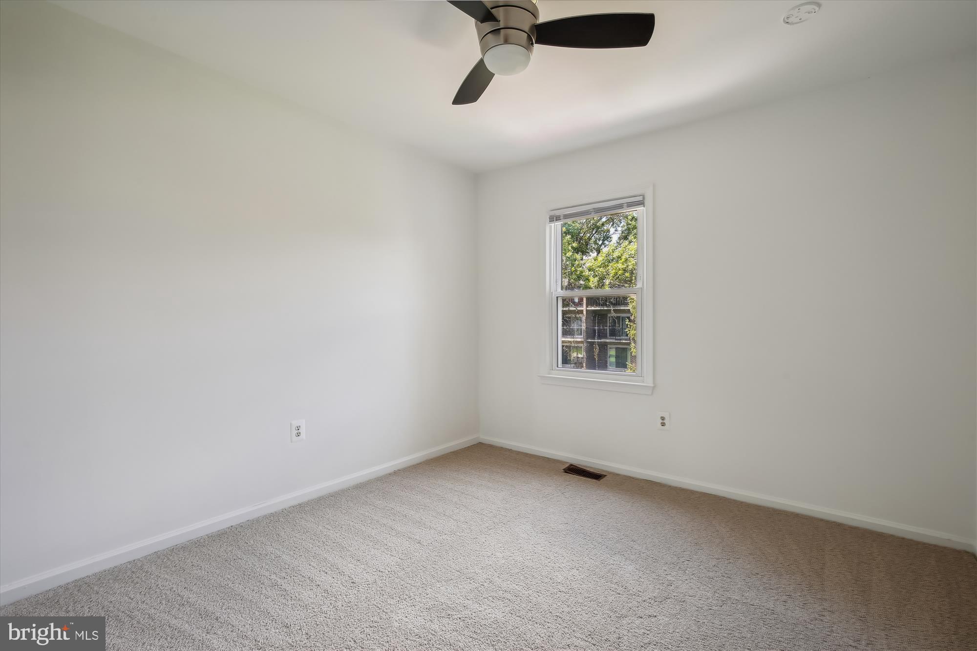 TOWNES OF GREENBRIAR - Residential