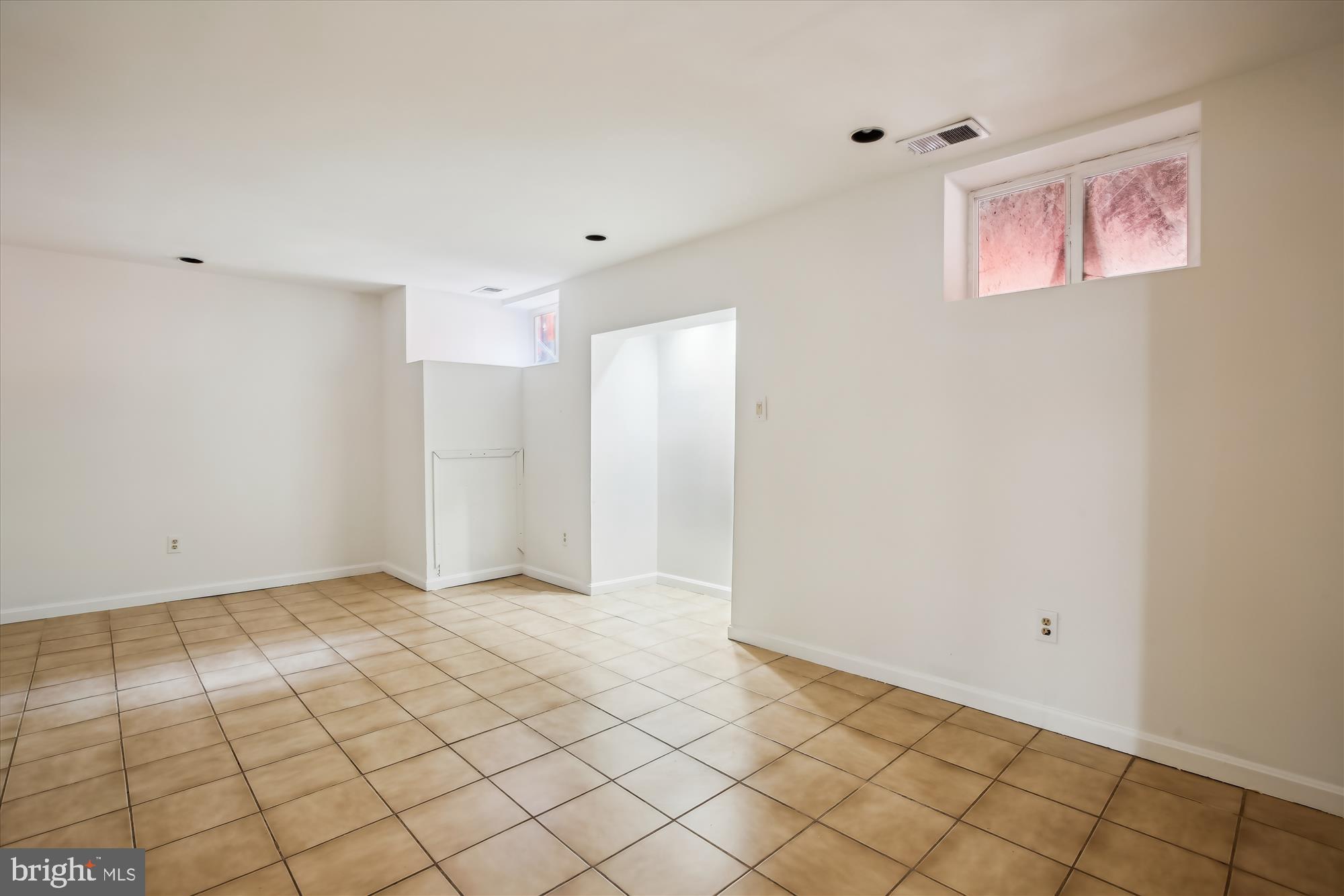 TOWNES OF GREENBRIAR - Residential