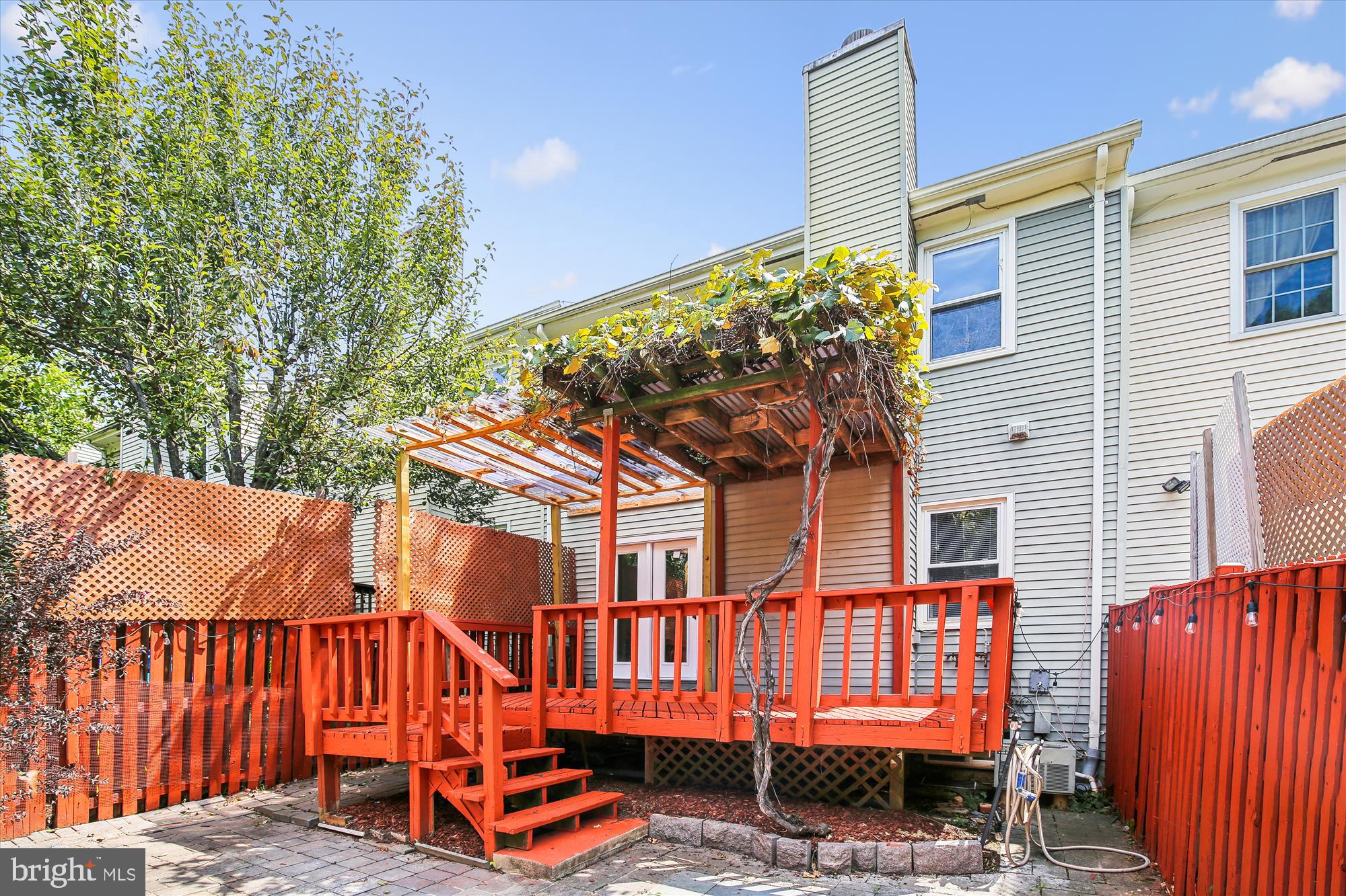 TOWNES OF GREENBRIAR - Residential