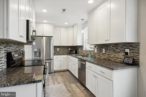 168 Piney Forest Dr, Colonial Beach, VA MLS: VAWE2007798