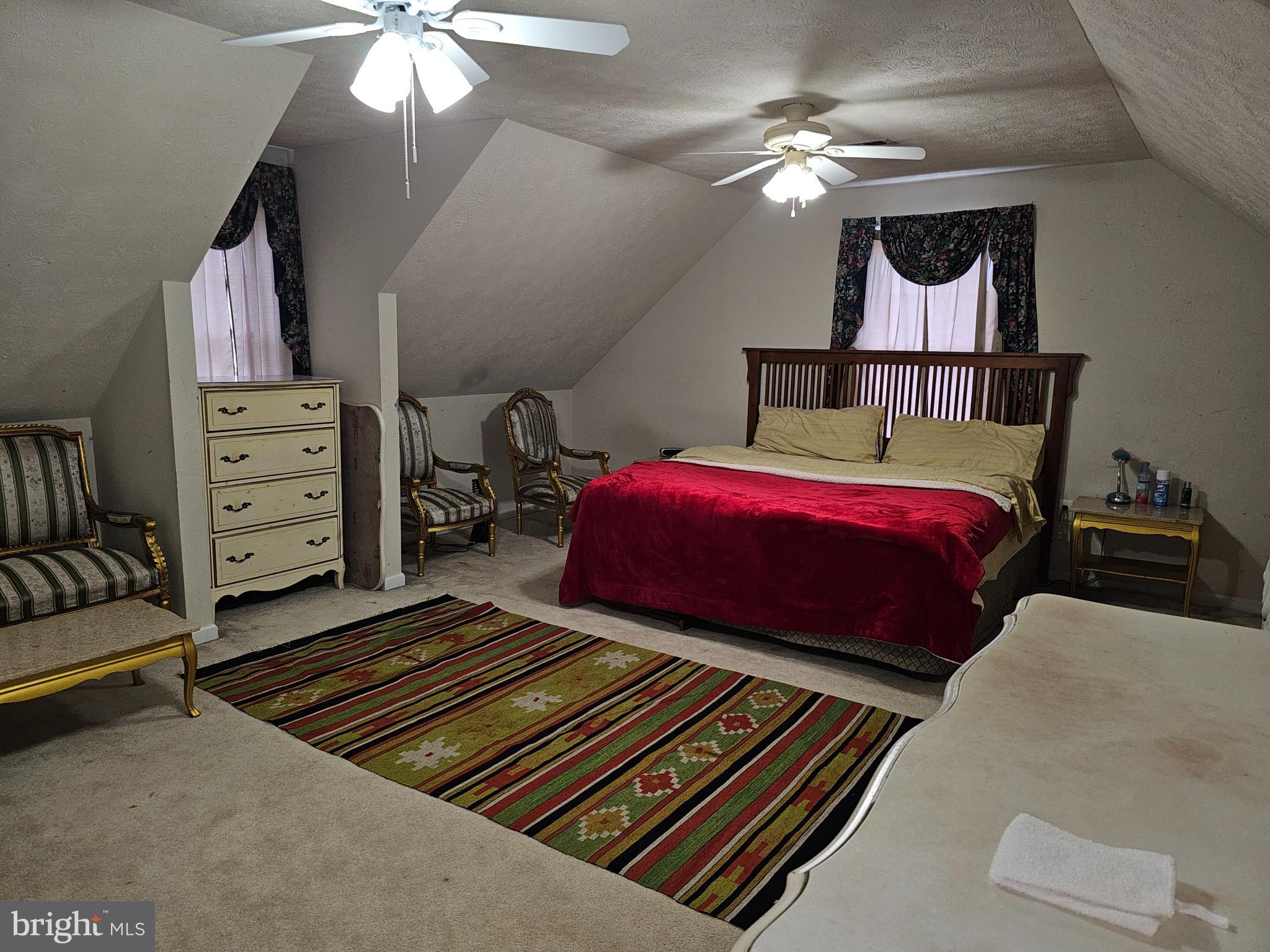 HAPPY CREEK KNOLLS - Residential Lease