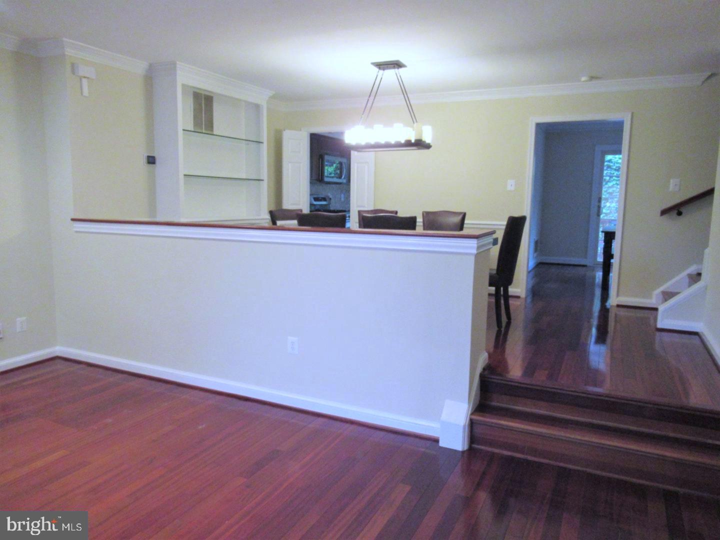 1433 MCLEAN MEWS COURT