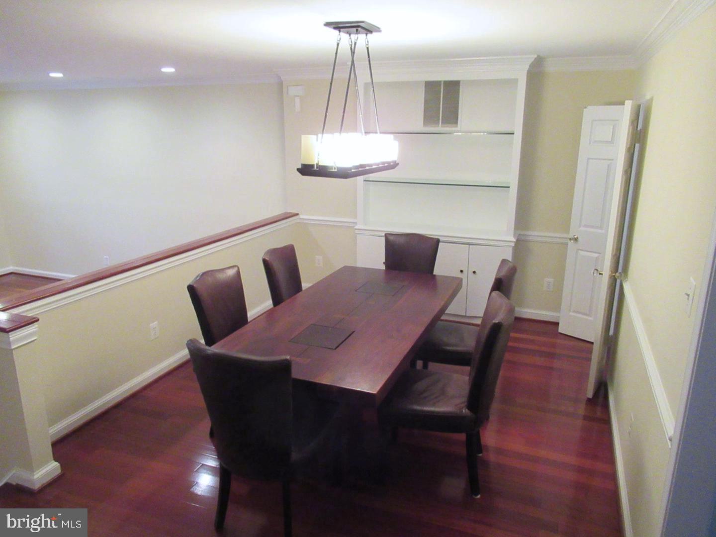 1433 MCLEAN MEWS COURT