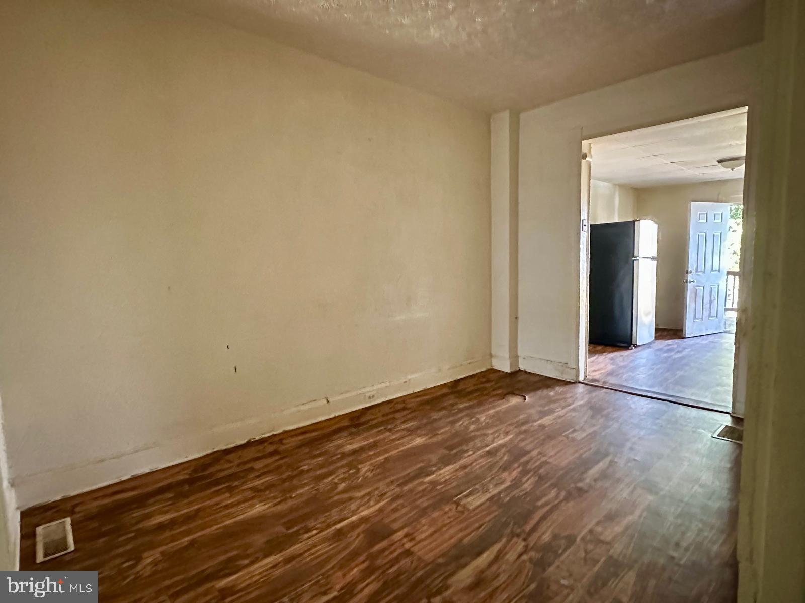 3218 W BELVEDERE AVENUE