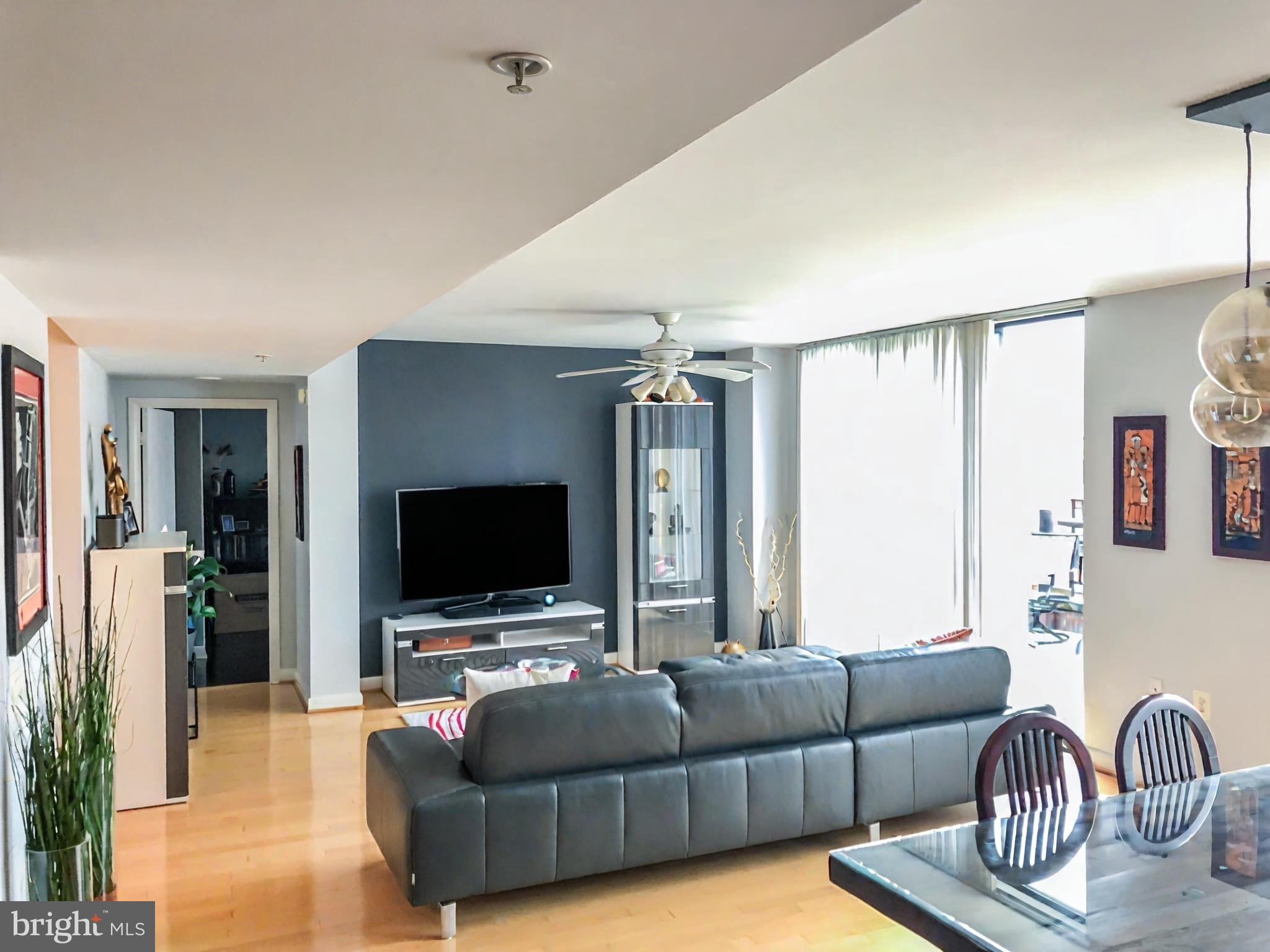 400 MASSACHUSETTS AVENUE NW 1214