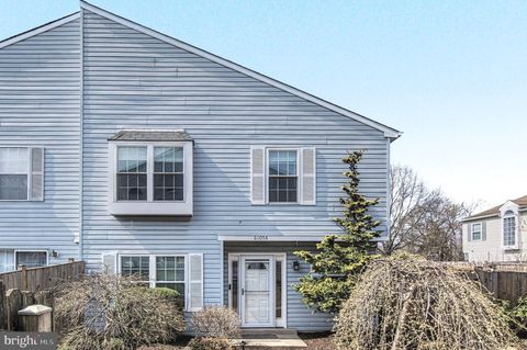 6105 HOSKINS HOLLOW CIRCLE A CENTREVILLE VA 20121