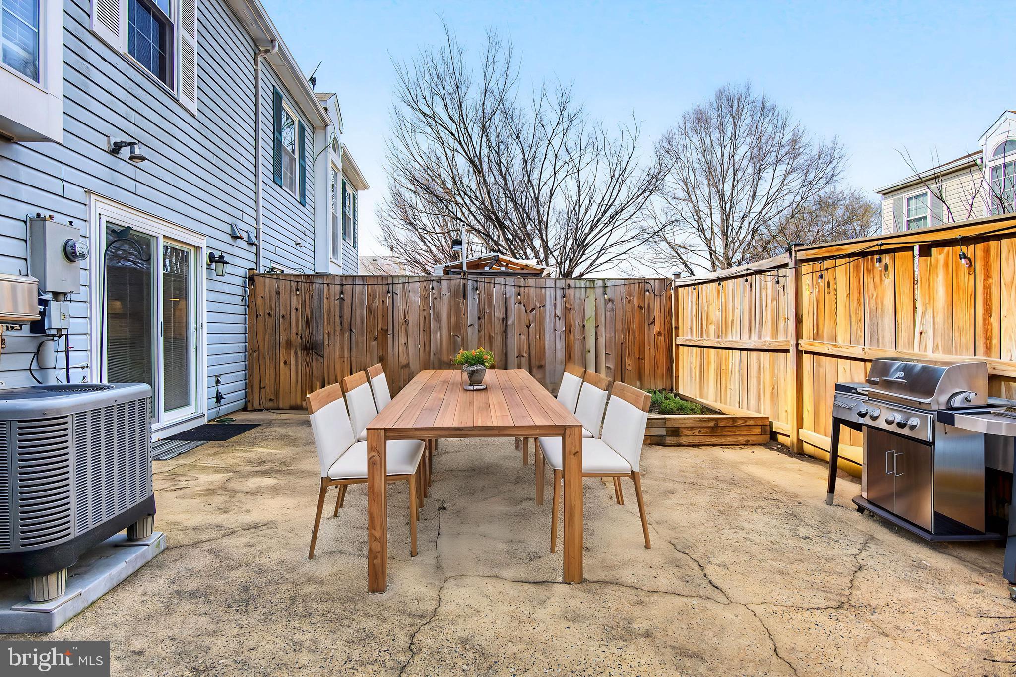 SINGLETONS GROVE - Residential