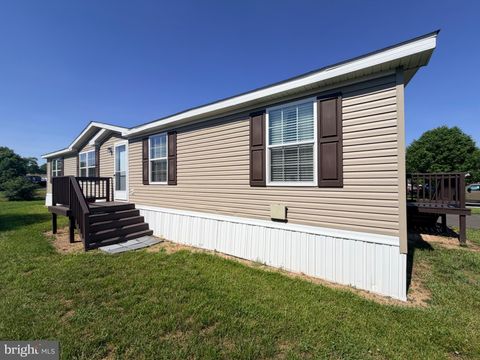 Mobile Home For Sale - 86 Apollo Court<br/> MARTINSBURG, WV 25405