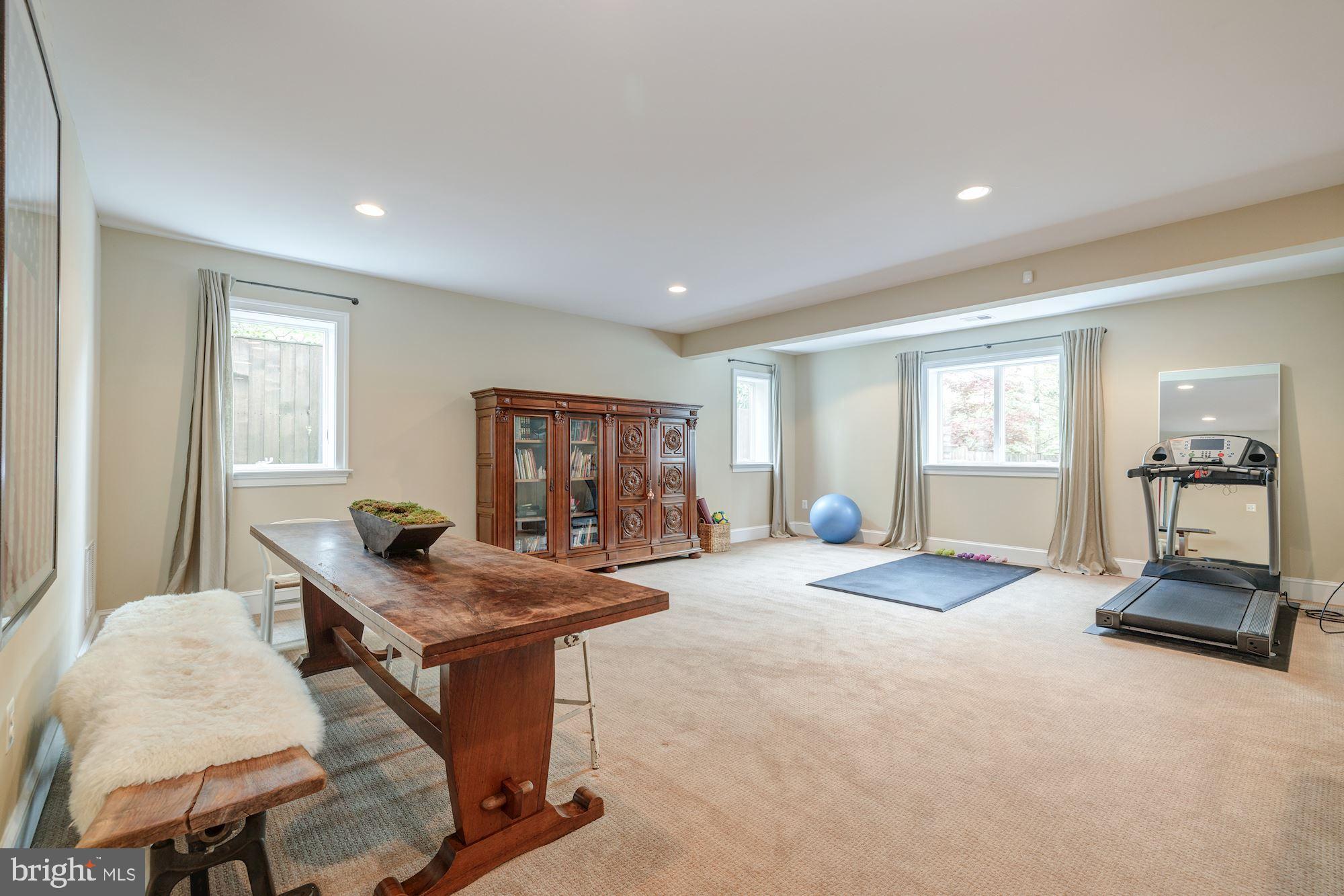 NORTH ARLINGTON - Residential