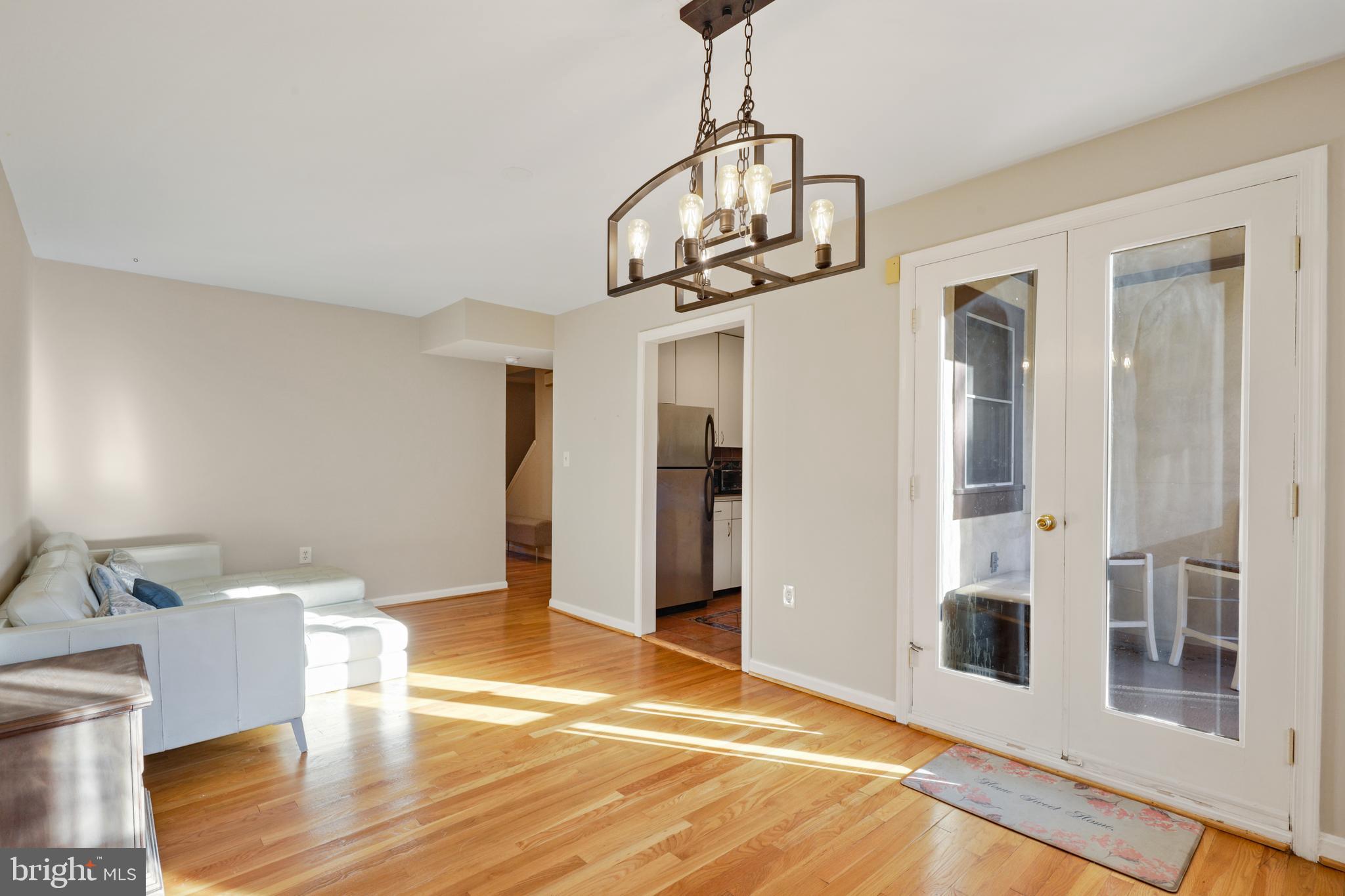 ROLAND PARK - Residential Lease