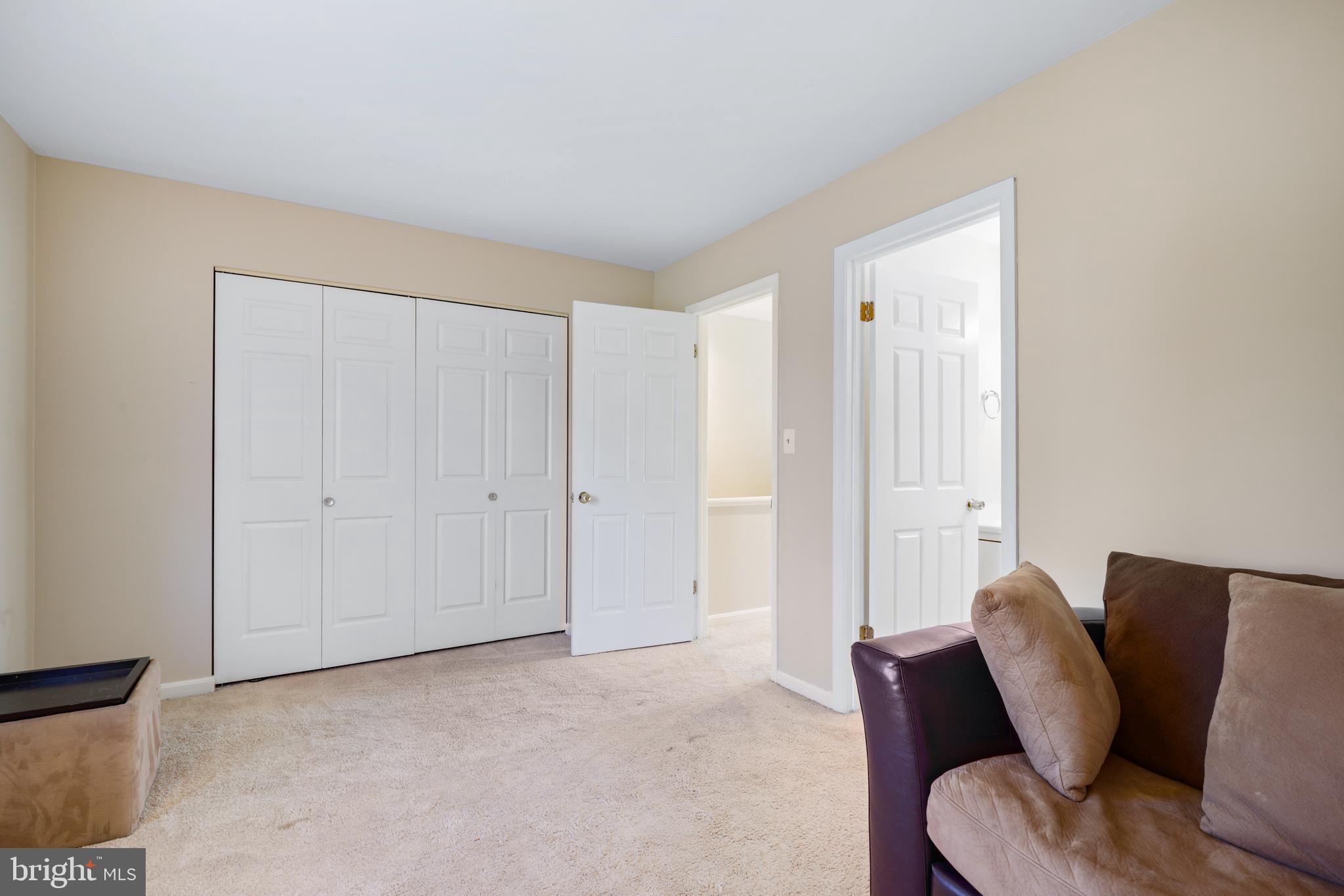 ROLAND PARK - Residential Lease