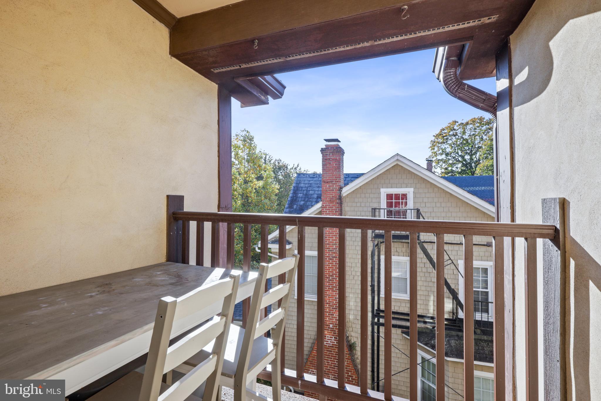 ROLAND PARK - Residential Lease