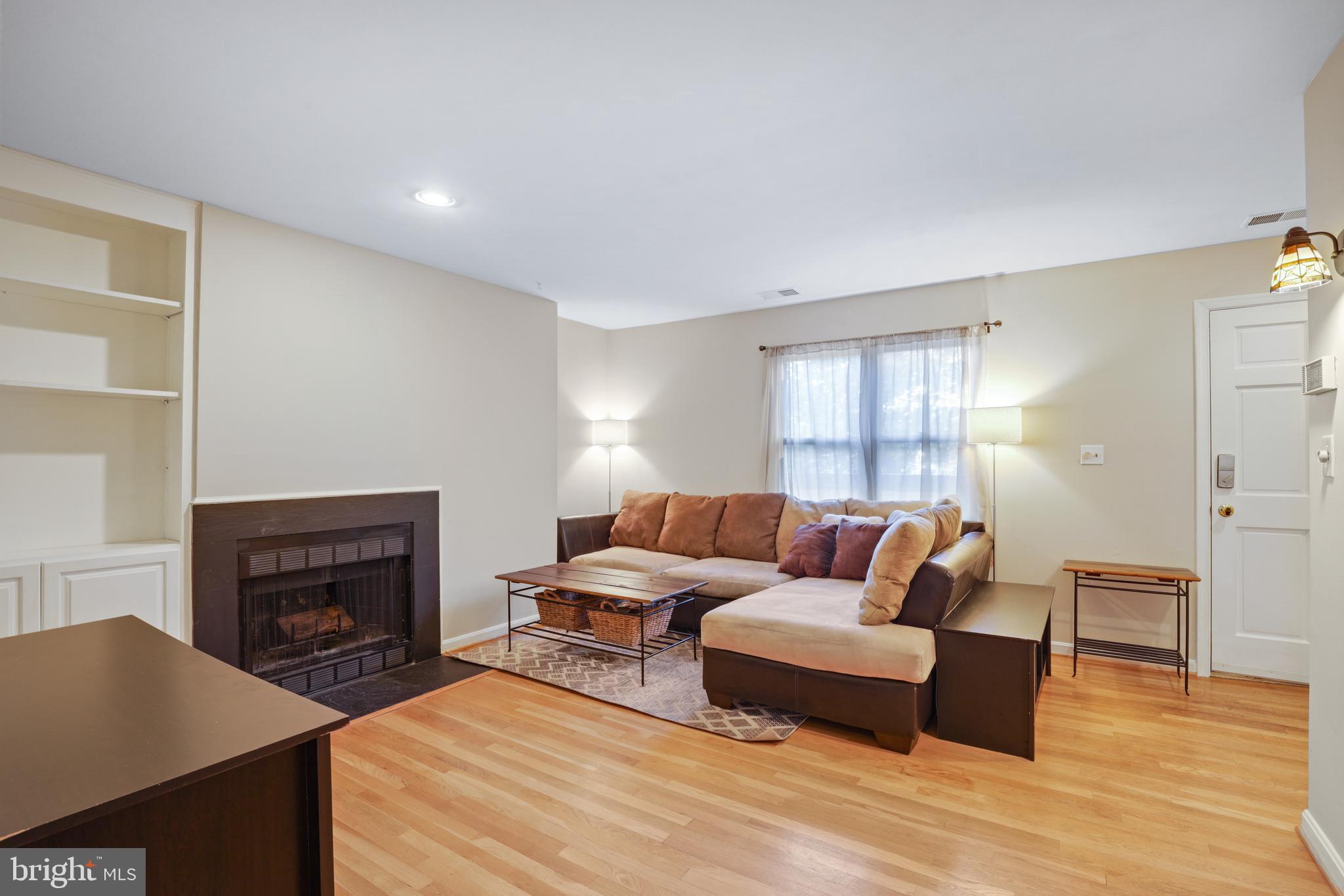 ROLAND PARK - Residential Lease