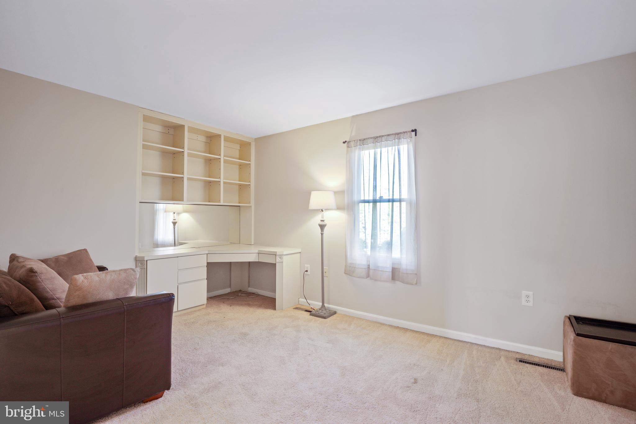 ROLAND PARK - Residential Lease