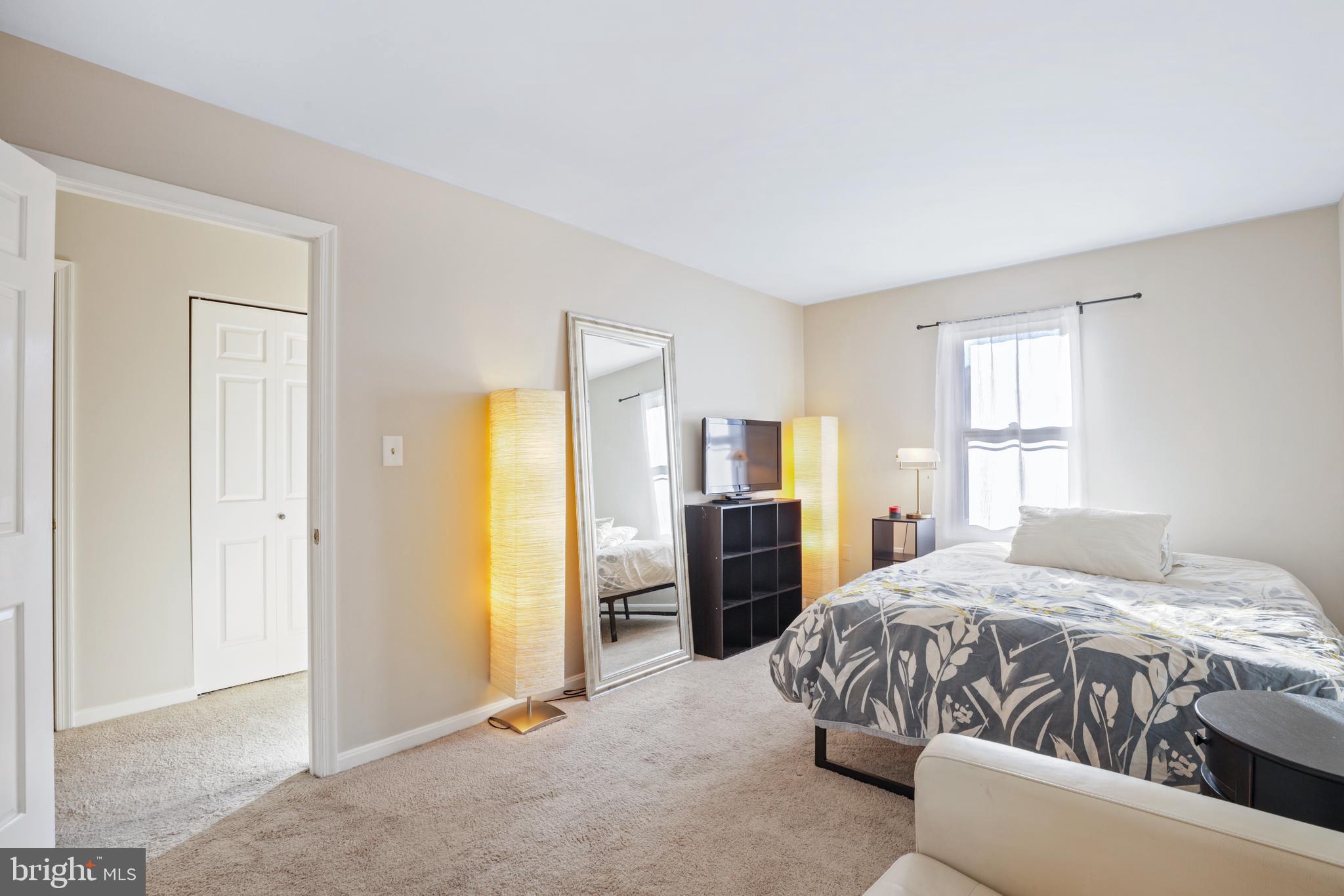 ROLAND PARK - Residential Lease