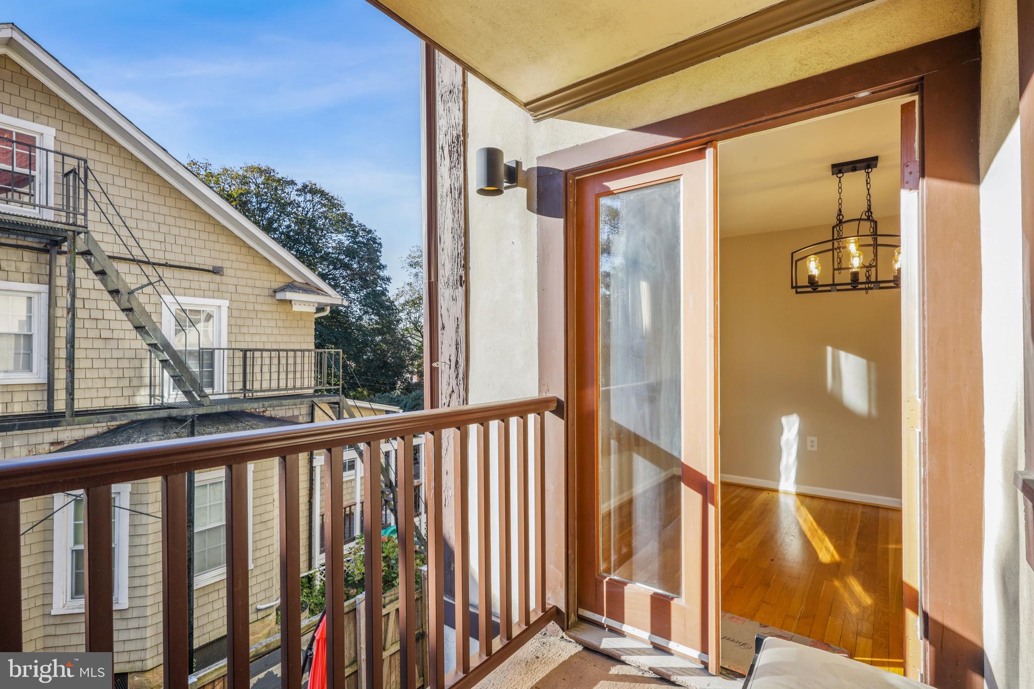 ROLAND PARK - Residential Lease