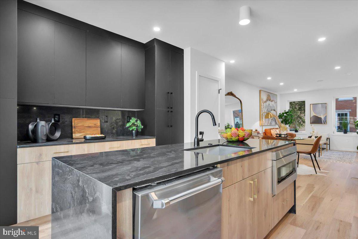 GRADUATE HOSPITAL - Residential