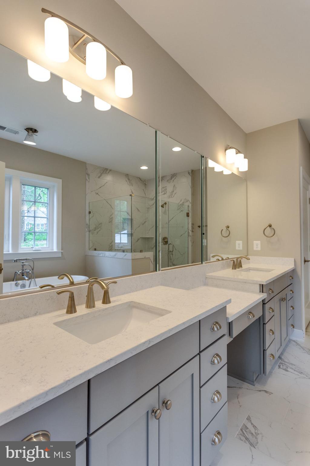 ALCOVA HEIGHTS - Residential