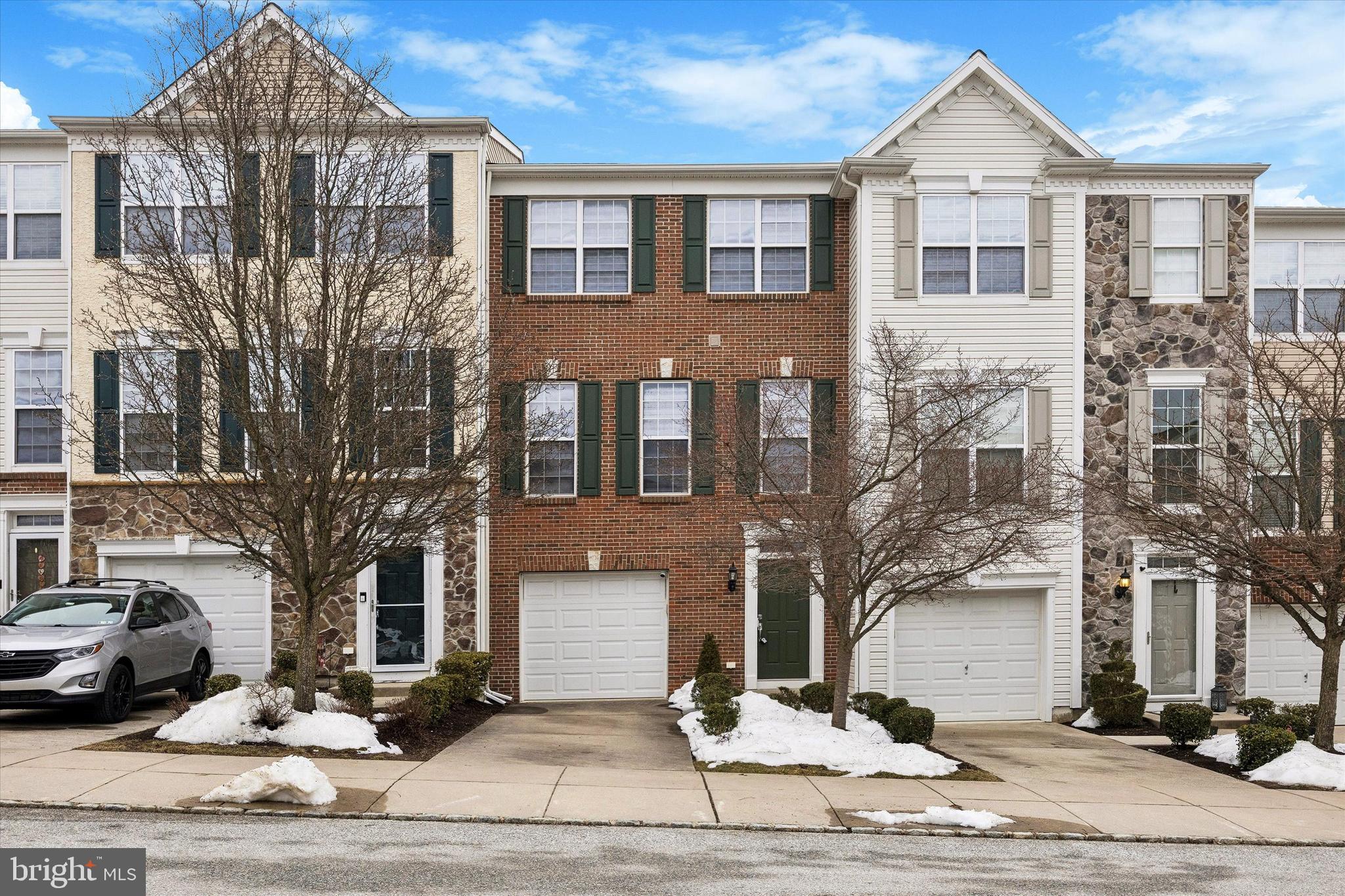 LONGFORD CROSSING - Residential