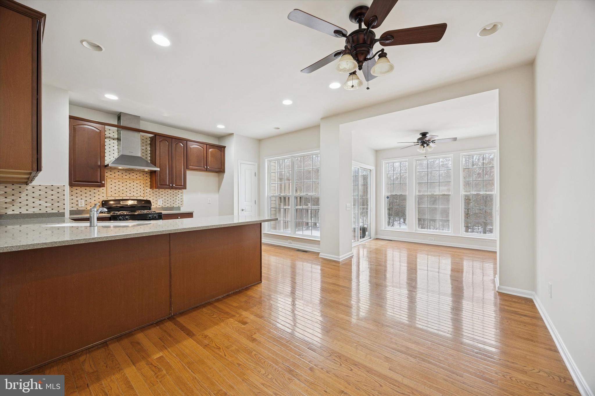 LONGFORD CROSSING - Residential