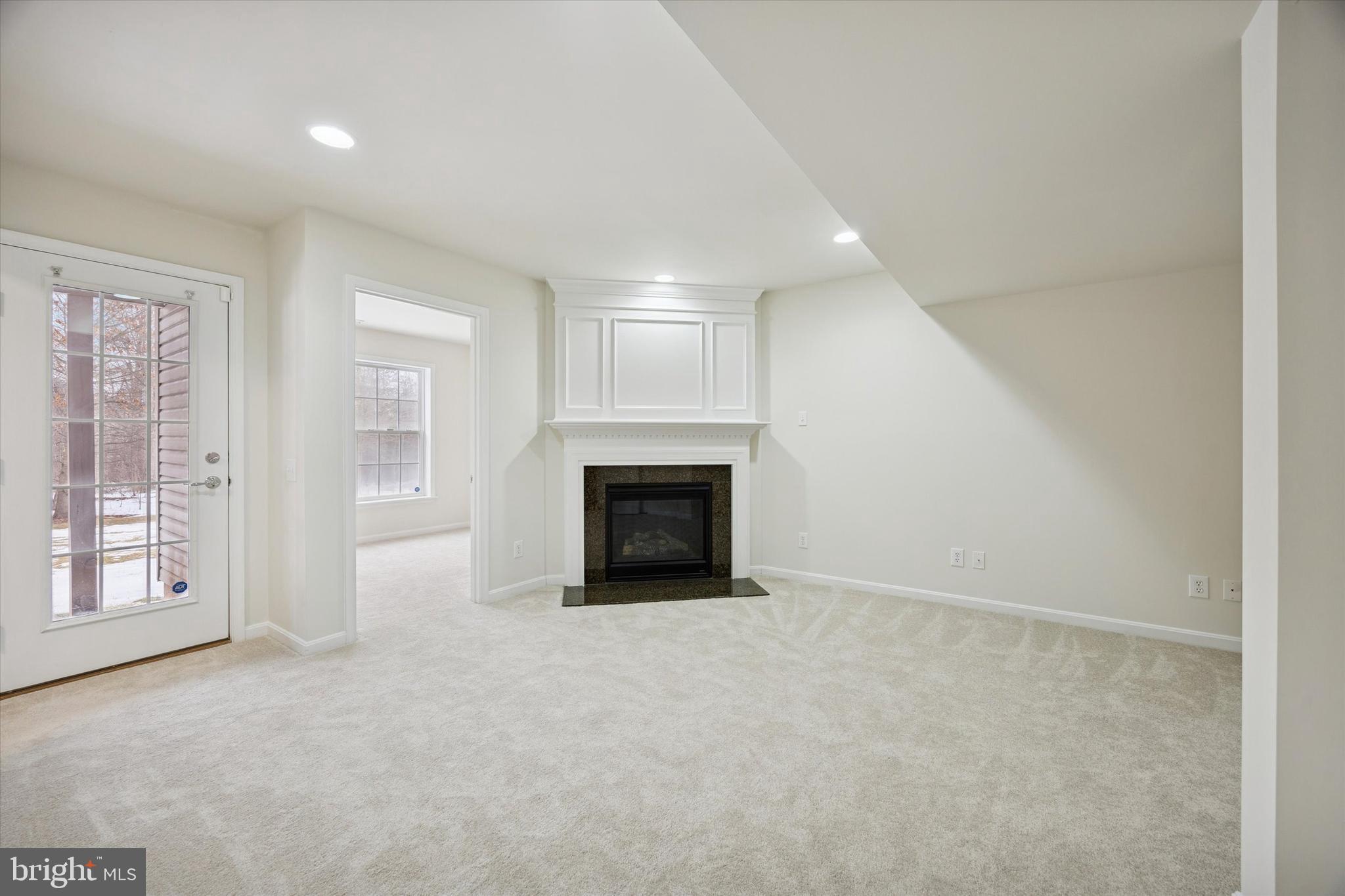 LONGFORD CROSSING - Residential