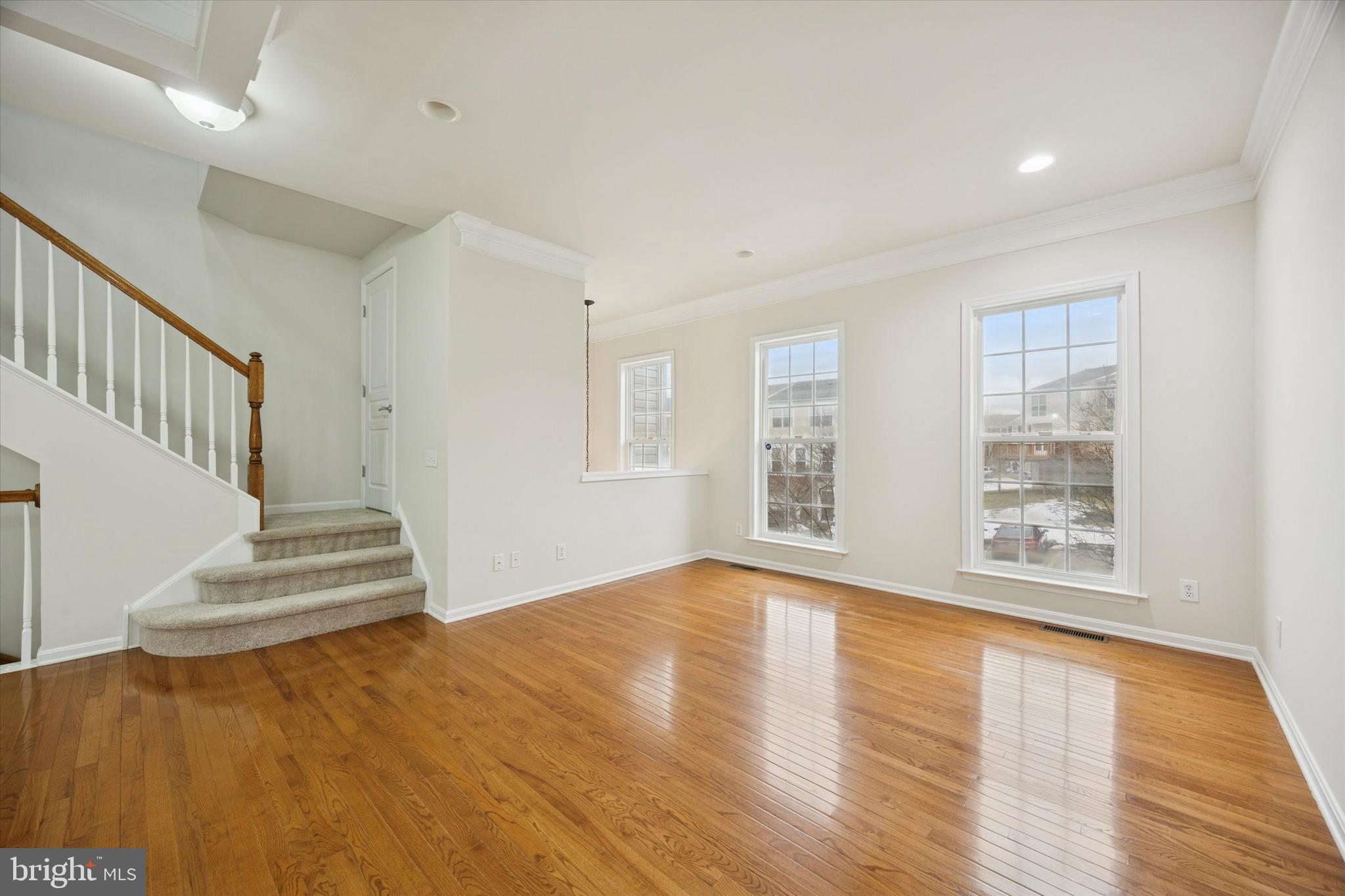 LONGFORD CROSSING - Residential