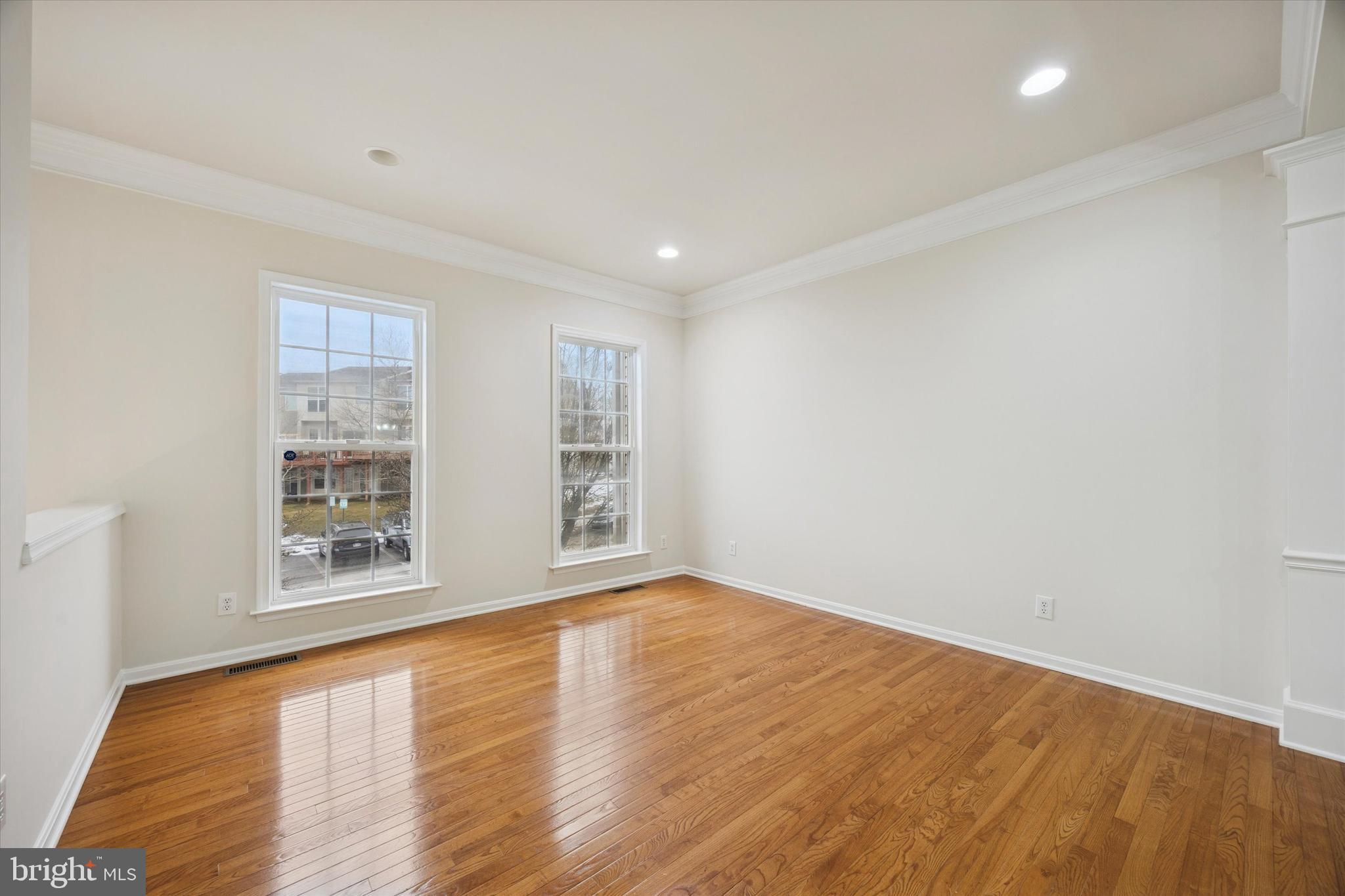 LONGFORD CROSSING - Residential