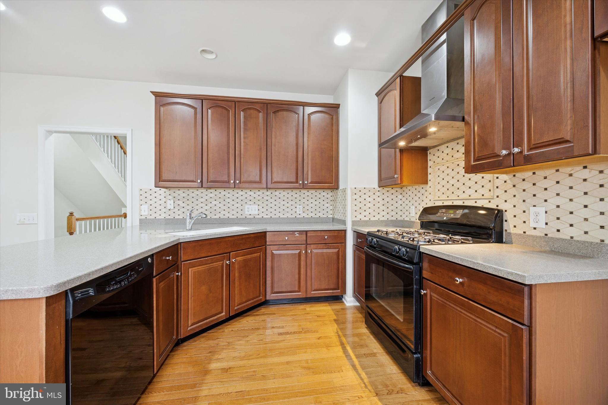 LONGFORD CROSSING - Residential