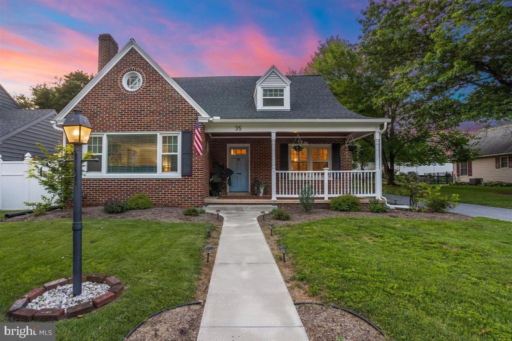 Photo of 35 Linden Avenue, ELIZABETHTOWN, PA 17022 (MLS # PALA2073032)