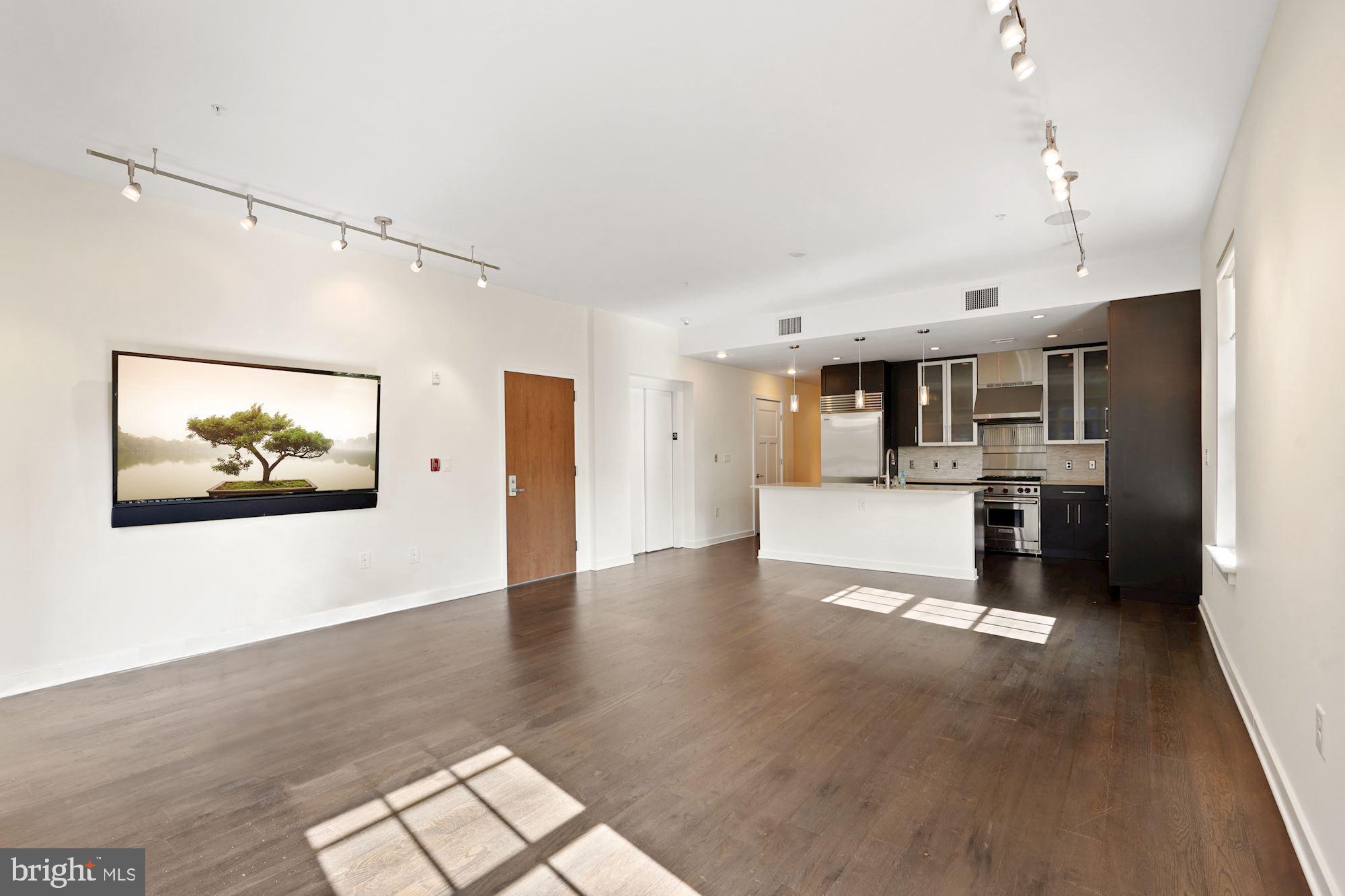 GASLIGHT SQUARE - Residential