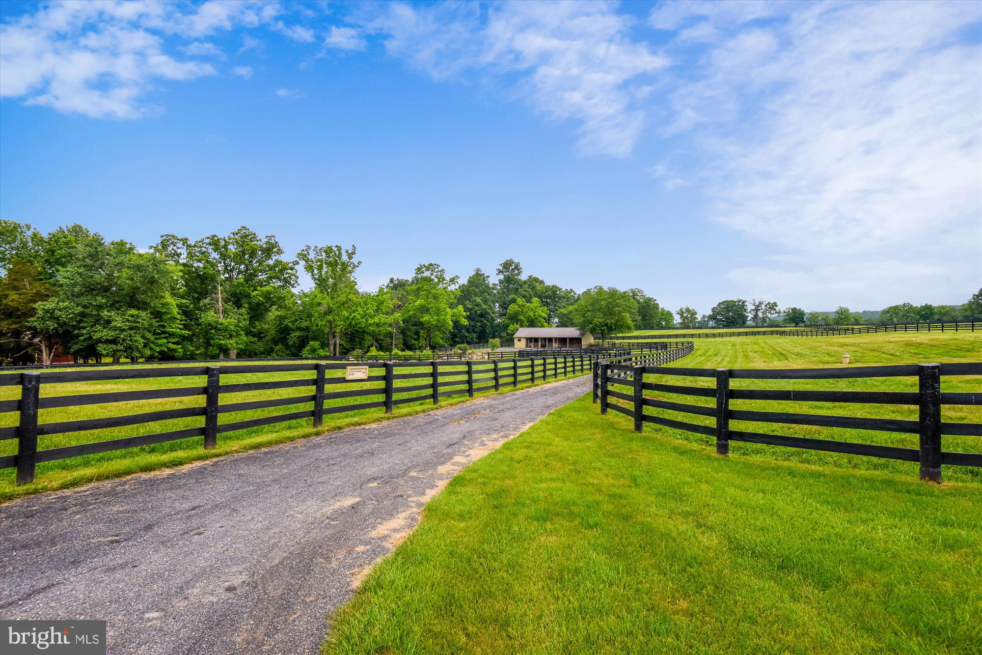 MIDDLEBURG - Residential