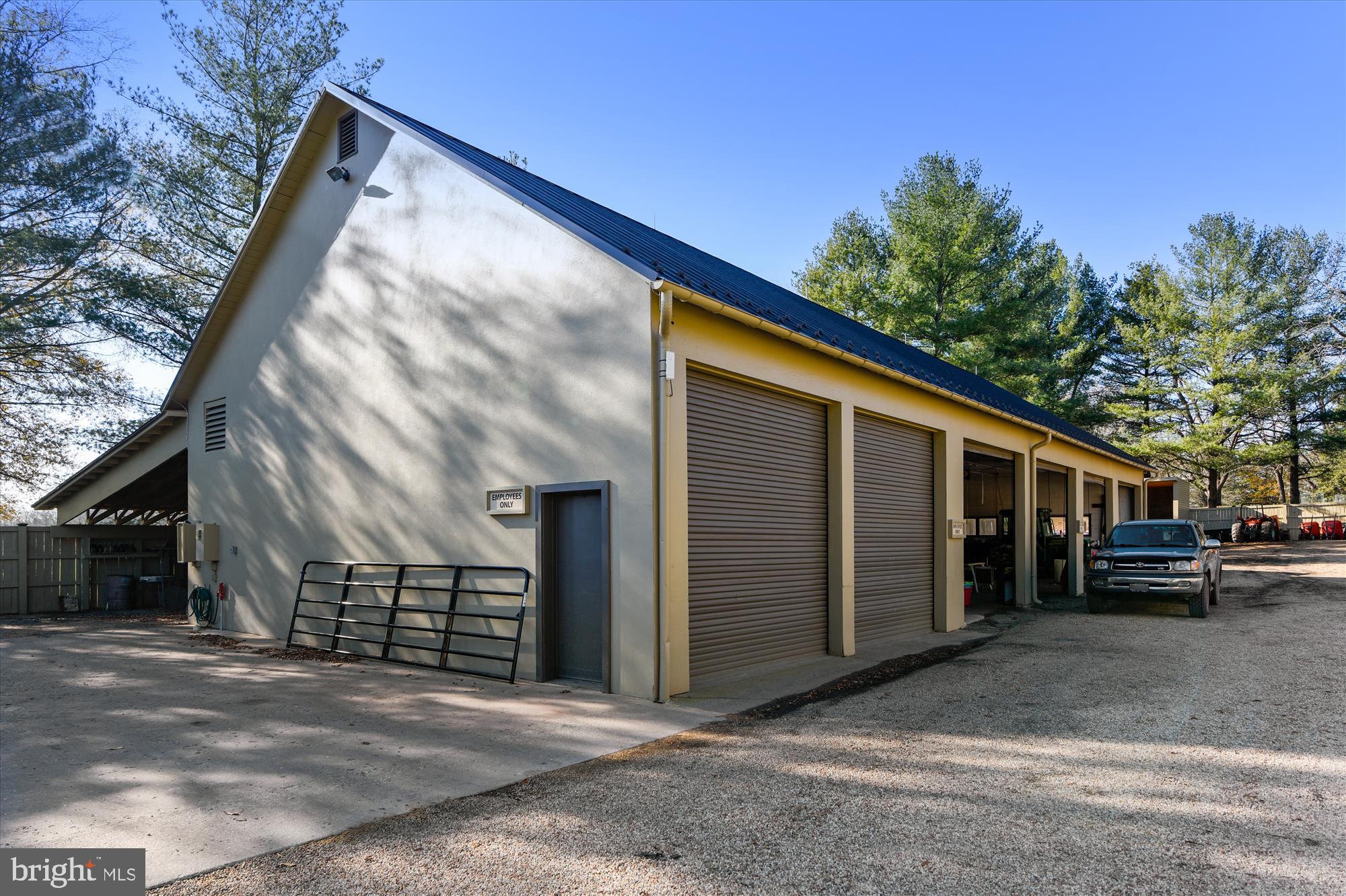 MIDDLEBURG - Residential