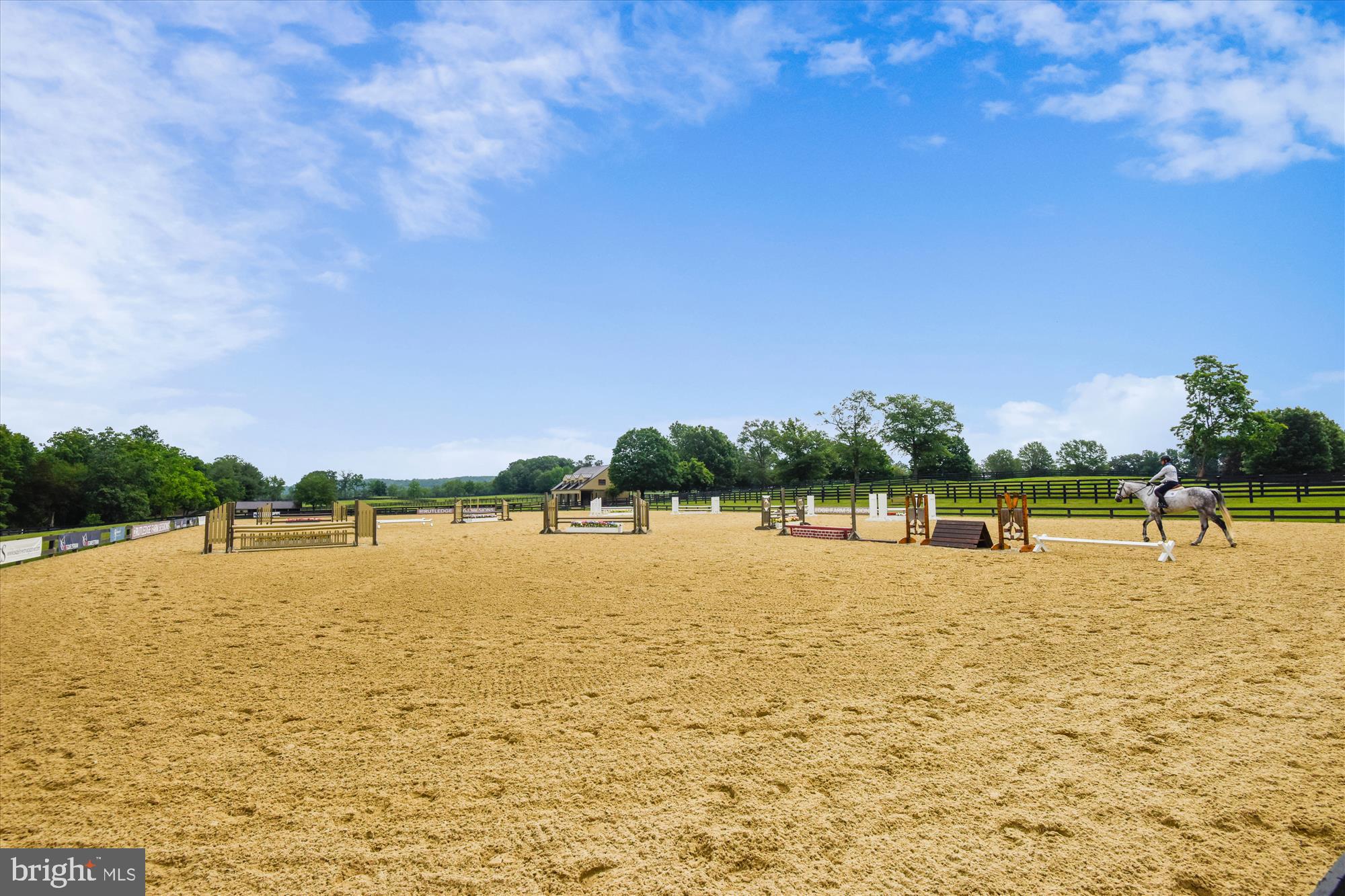 MIDDLEBURG - Residential