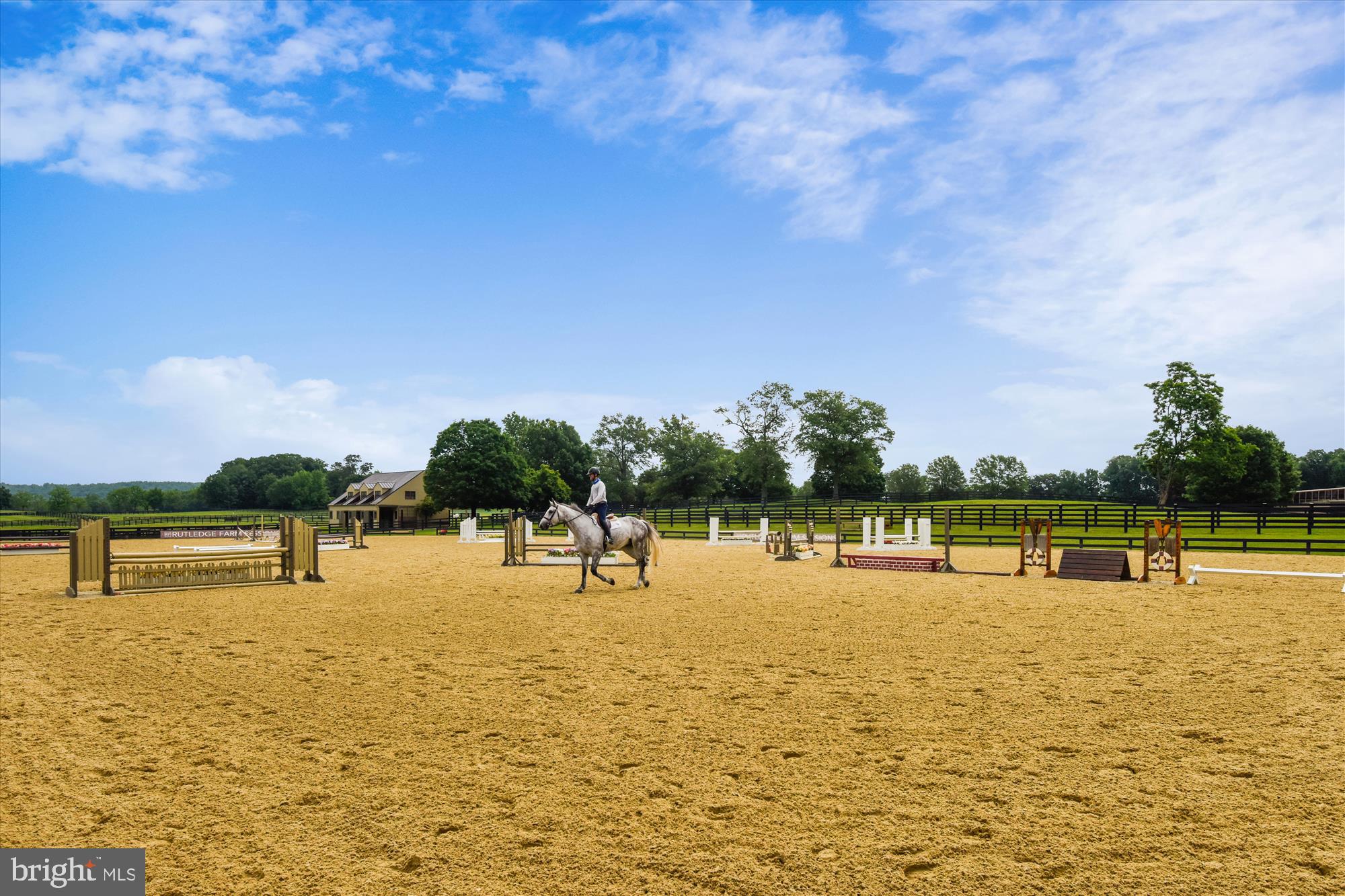 MIDDLEBURG - Residential