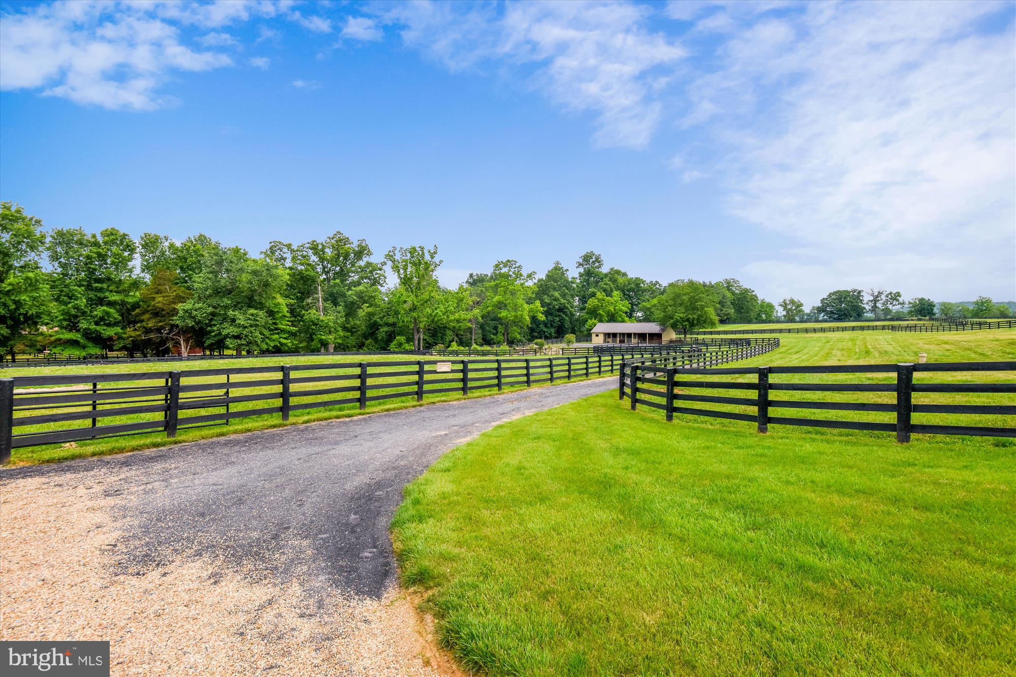 MIDDLEBURG - Residential