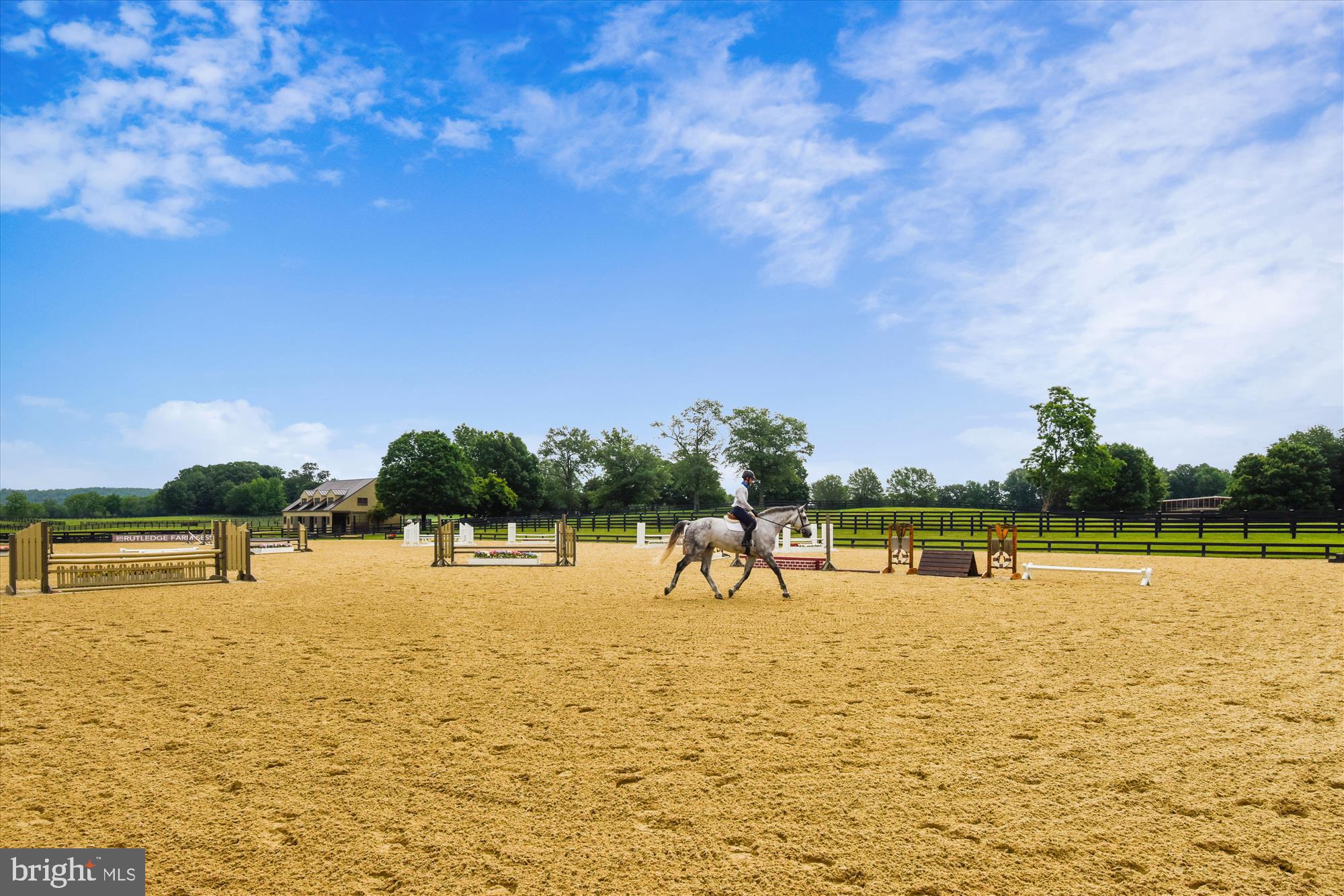 MIDDLEBURG - Residential