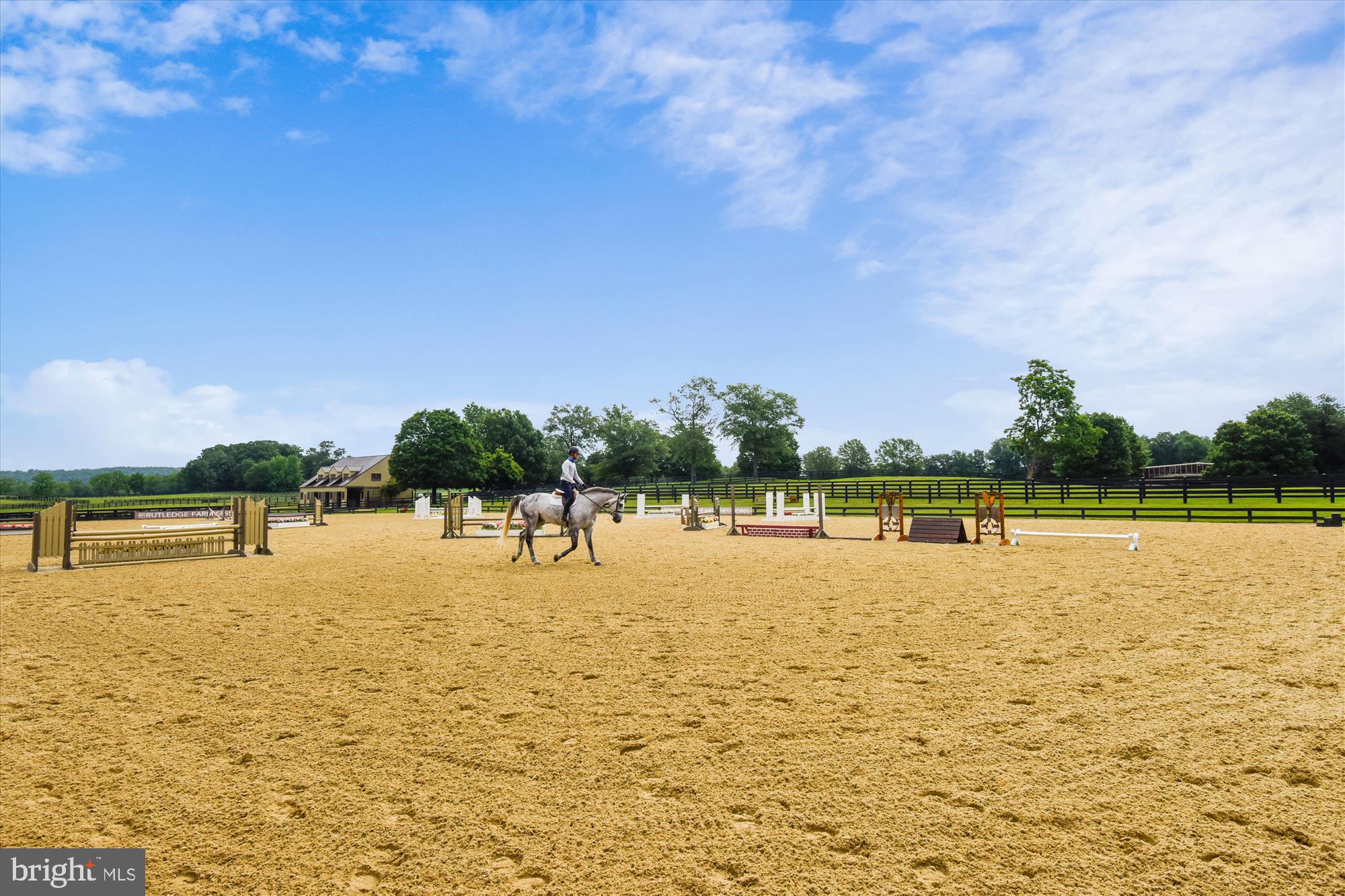 MIDDLEBURG - Residential