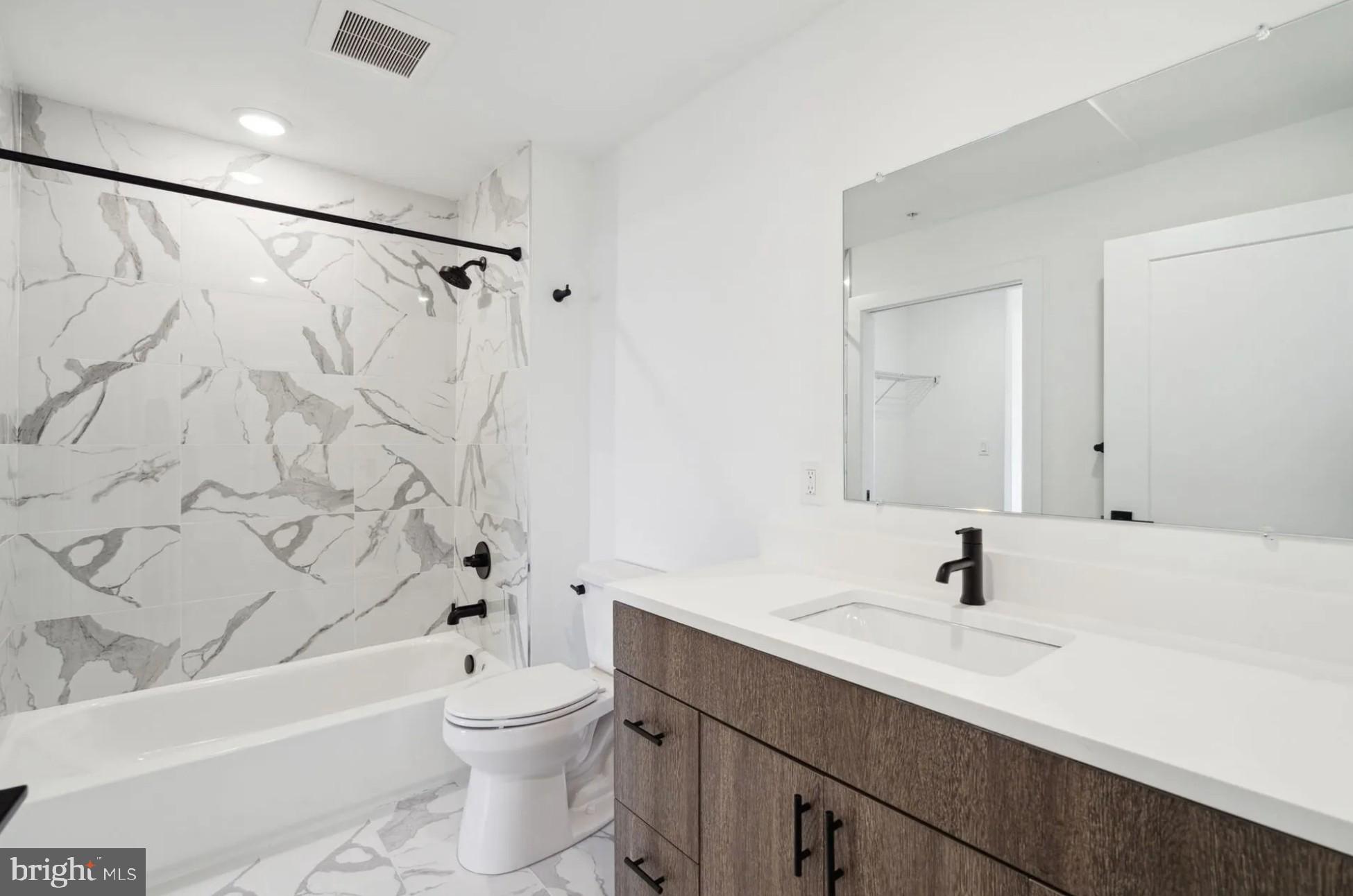 FRANCISVILLE - Residential Lease