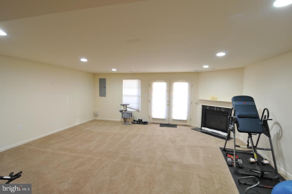 POTOMAC CROSSING - Residential