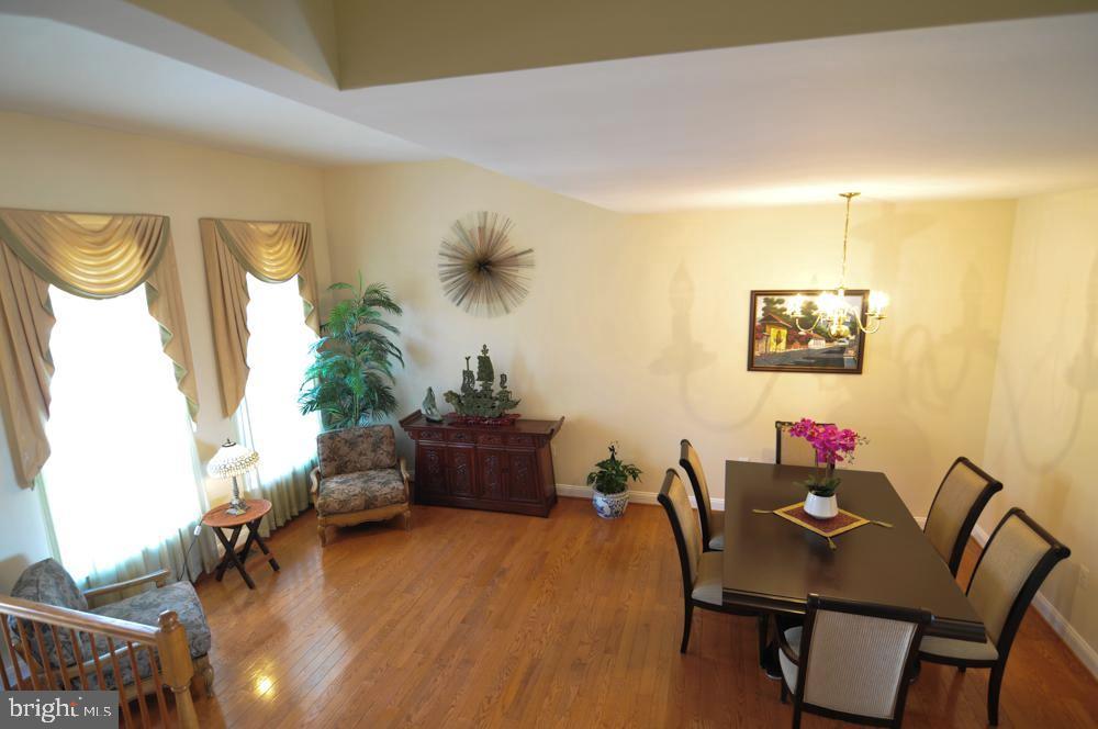 POTOMAC CROSSING - Residential