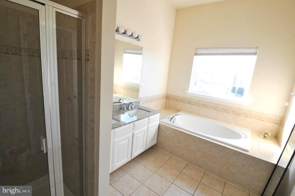 POTOMAC CROSSING - Residential