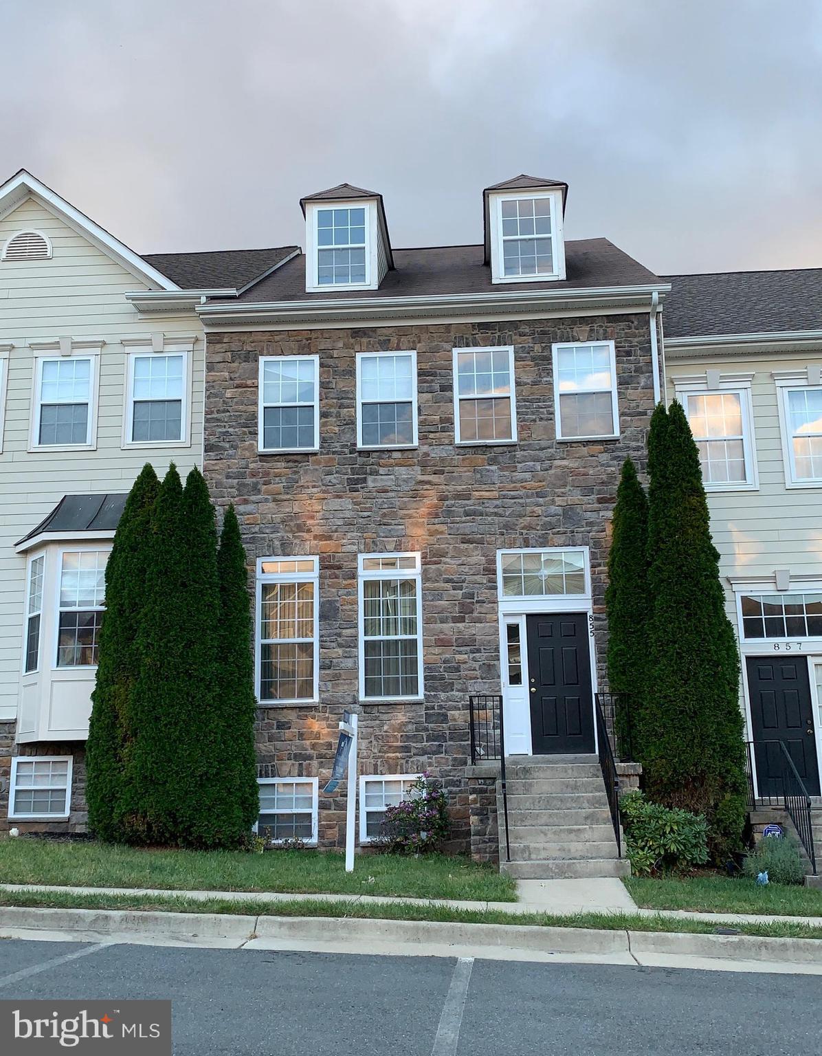 POTOMAC CROSSING - Residential